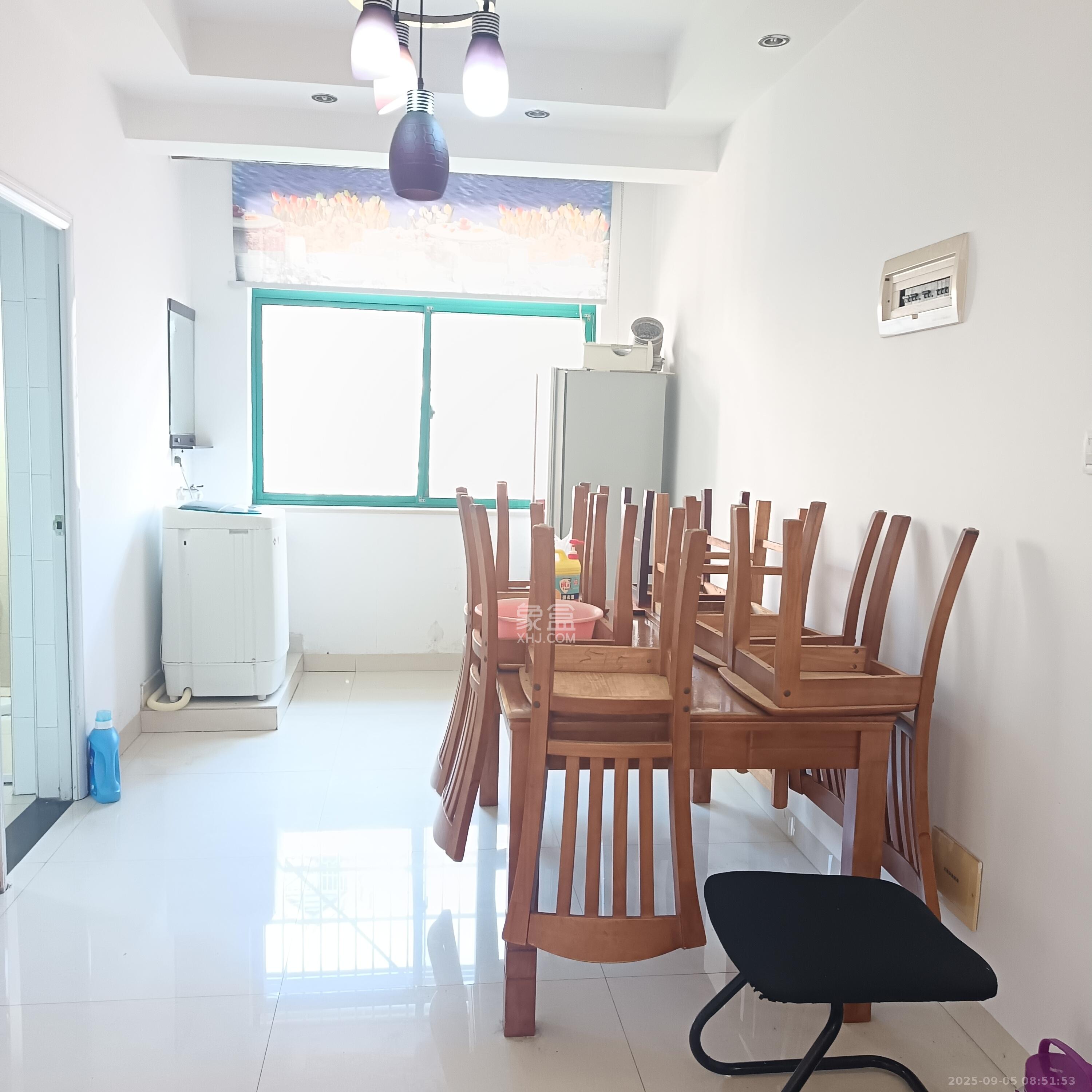 星沙国际物流园/泉星社区  3室2厅3卫    1600.0元/月 星沙国际物流园/泉星社区  3室2厅3卫    1600.0元/月室内图1