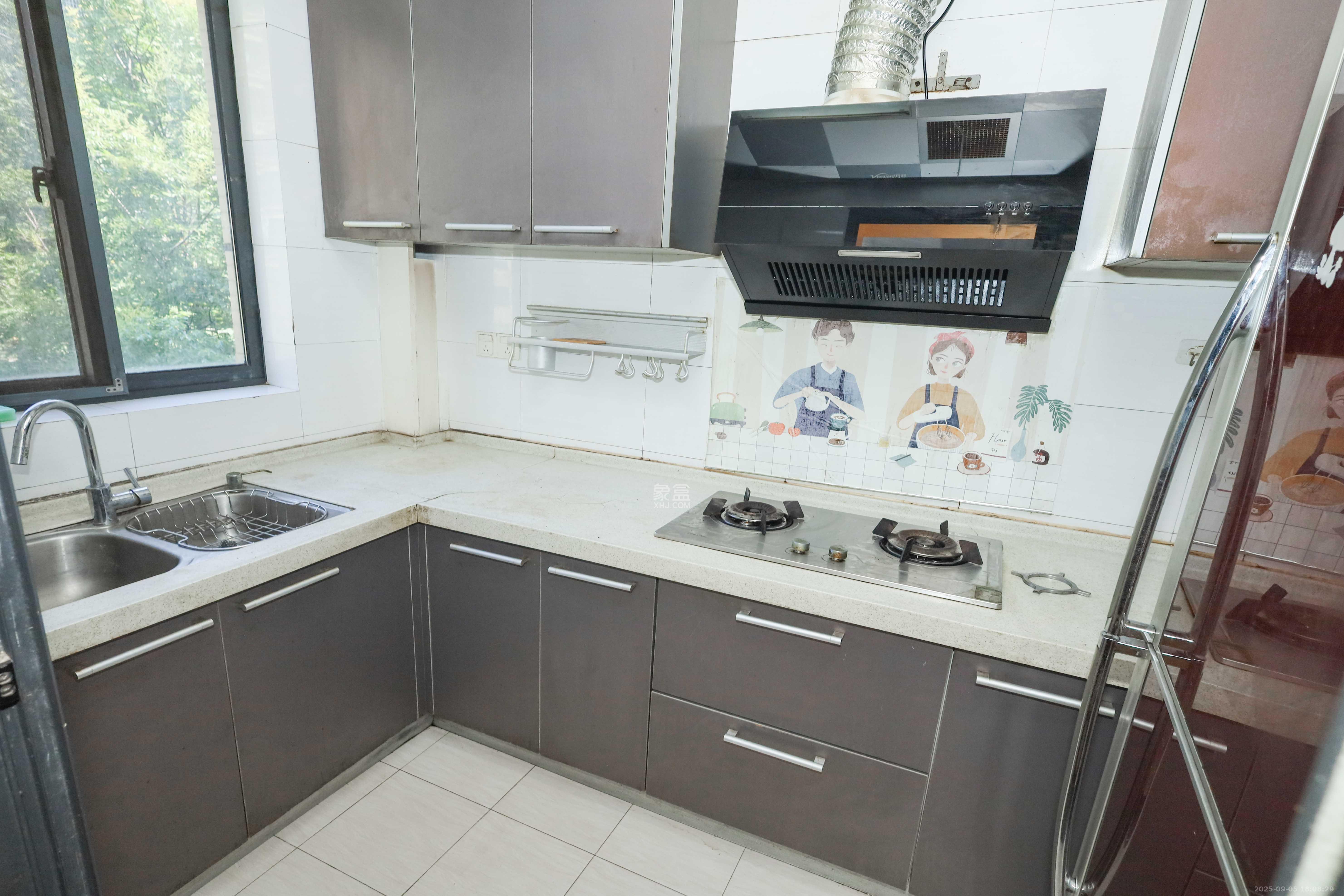 保利麓谷林语A区  3室2厅1卫    88.8万厨房