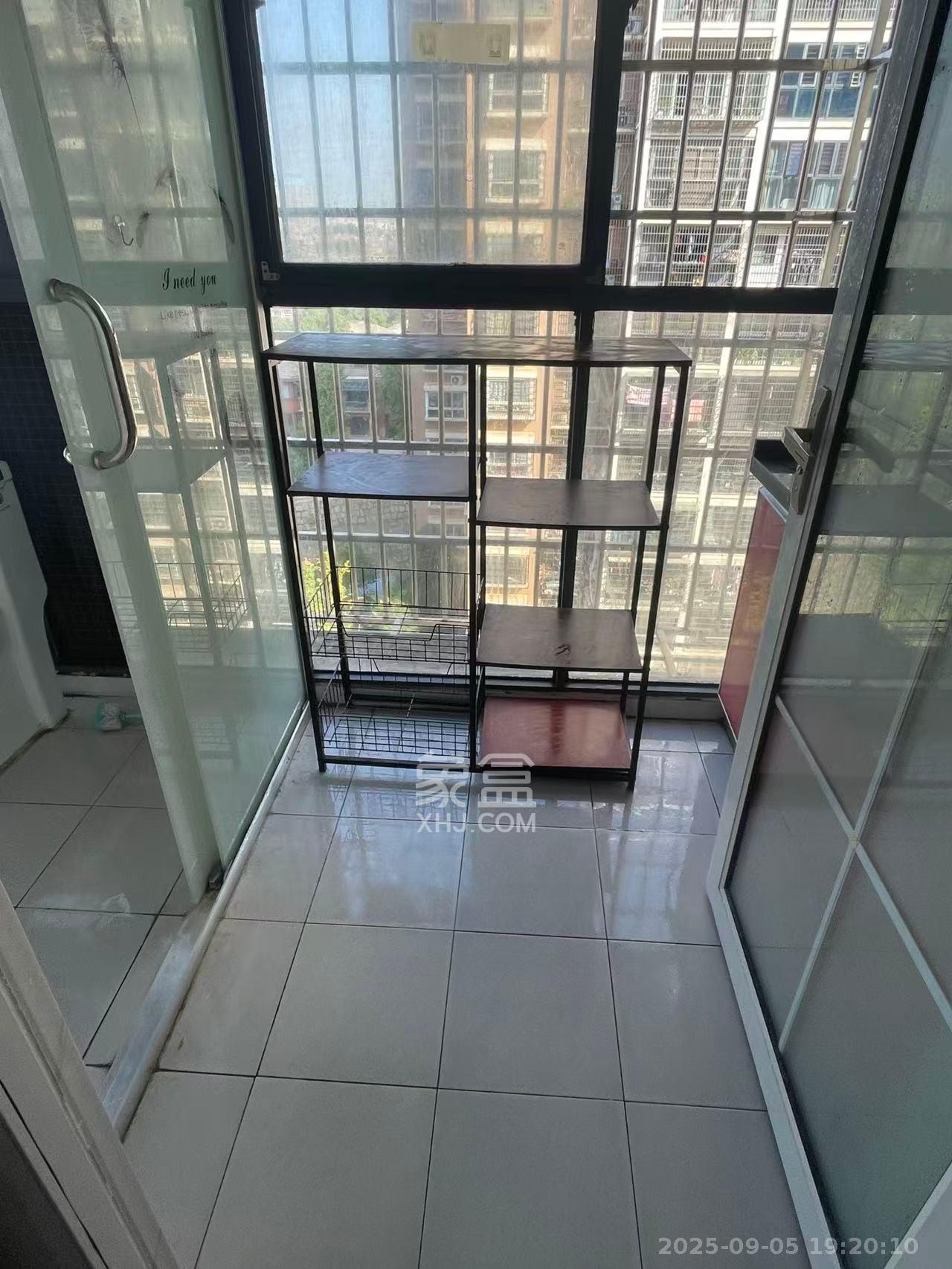 和润园一、二期 1室1厅1卫 1200.0元/月 和润园一、二期 1室1厅1卫 1200.0元/月室内图