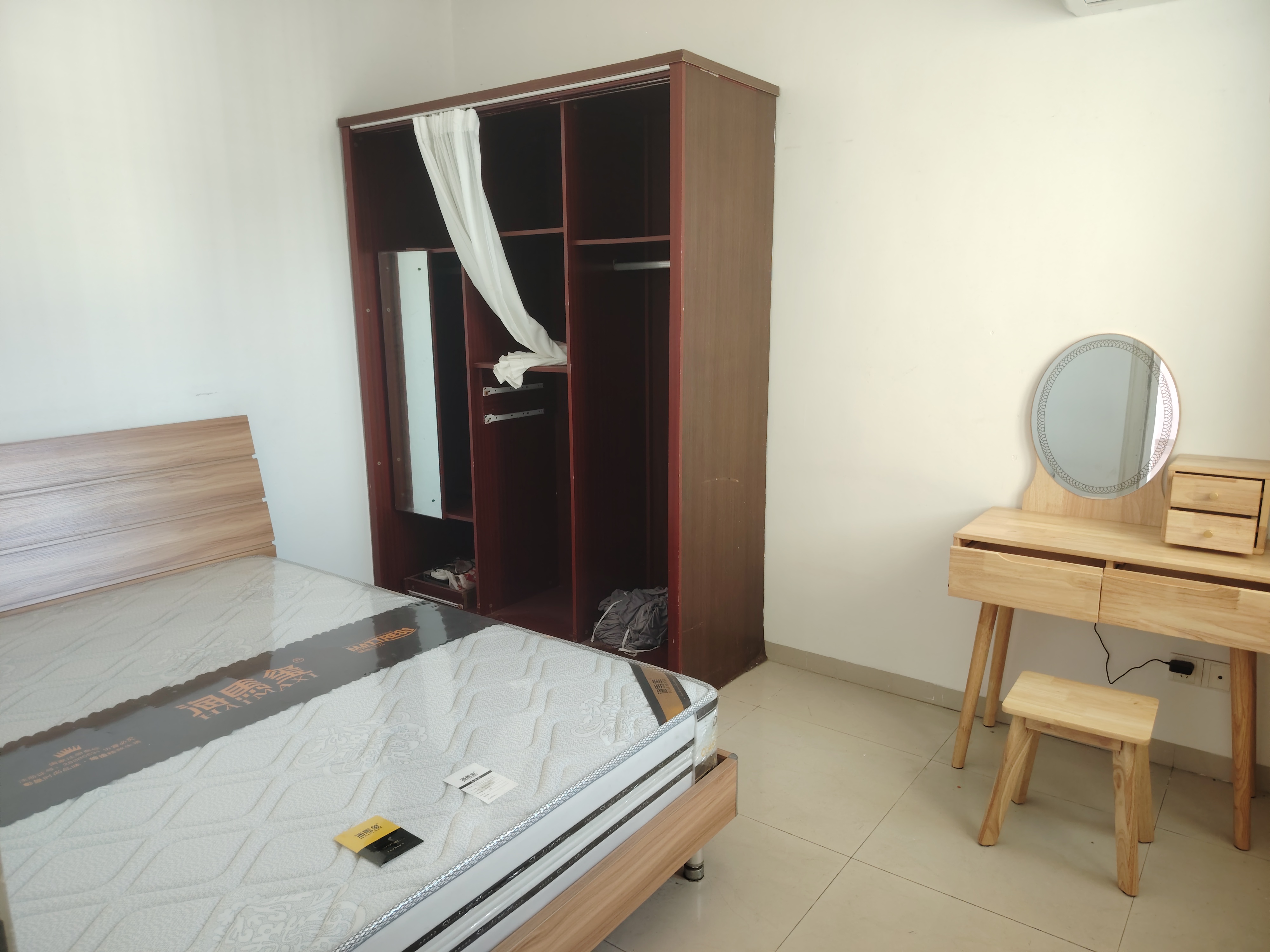 华宝雅苑 2室2厅1卫 2400.0元/月 华宝雅苑 2室2厅1卫 2400.0元/月室内图