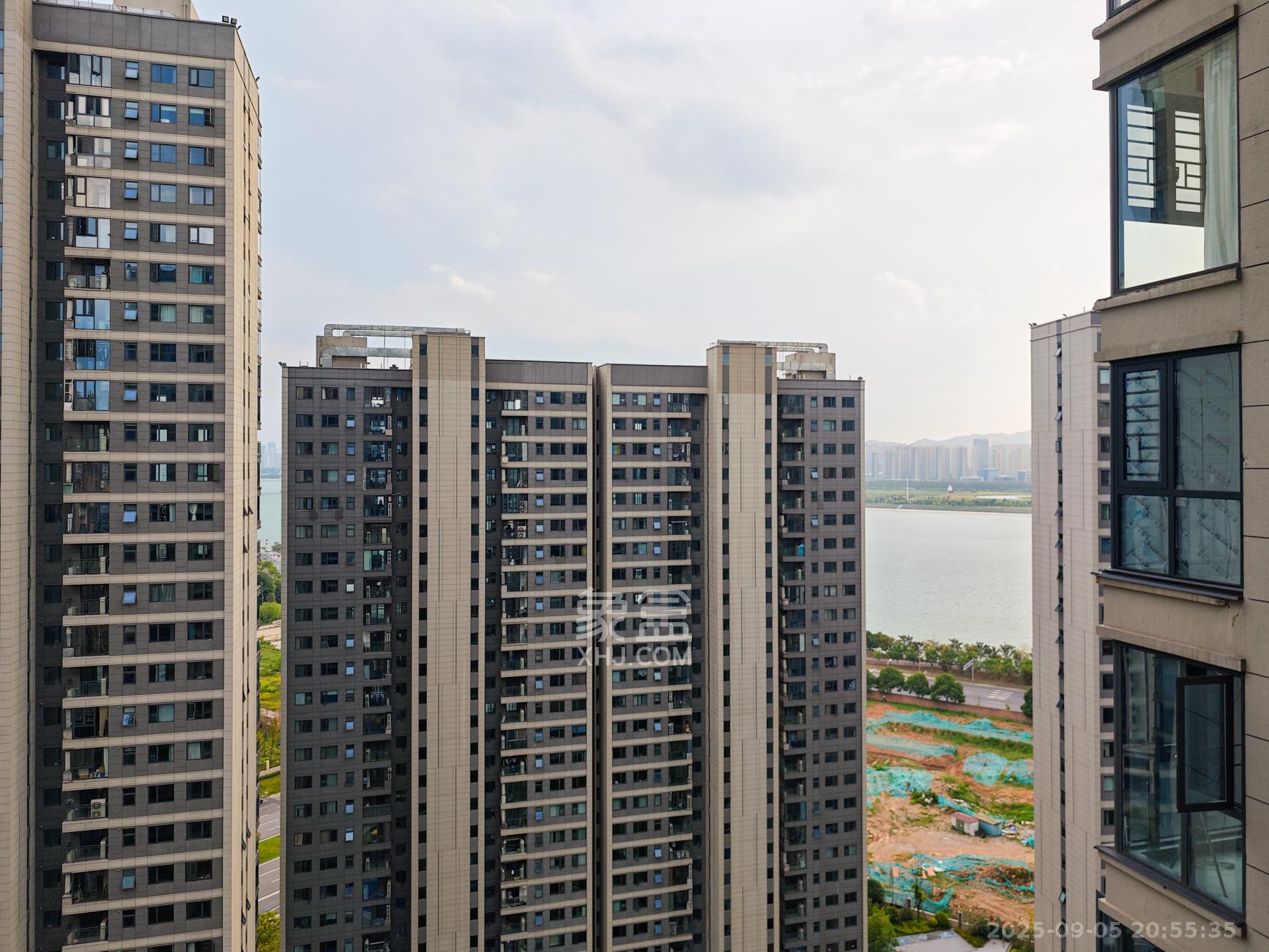 长沙万境潇湘  4室2厅2卫    158.0万其他