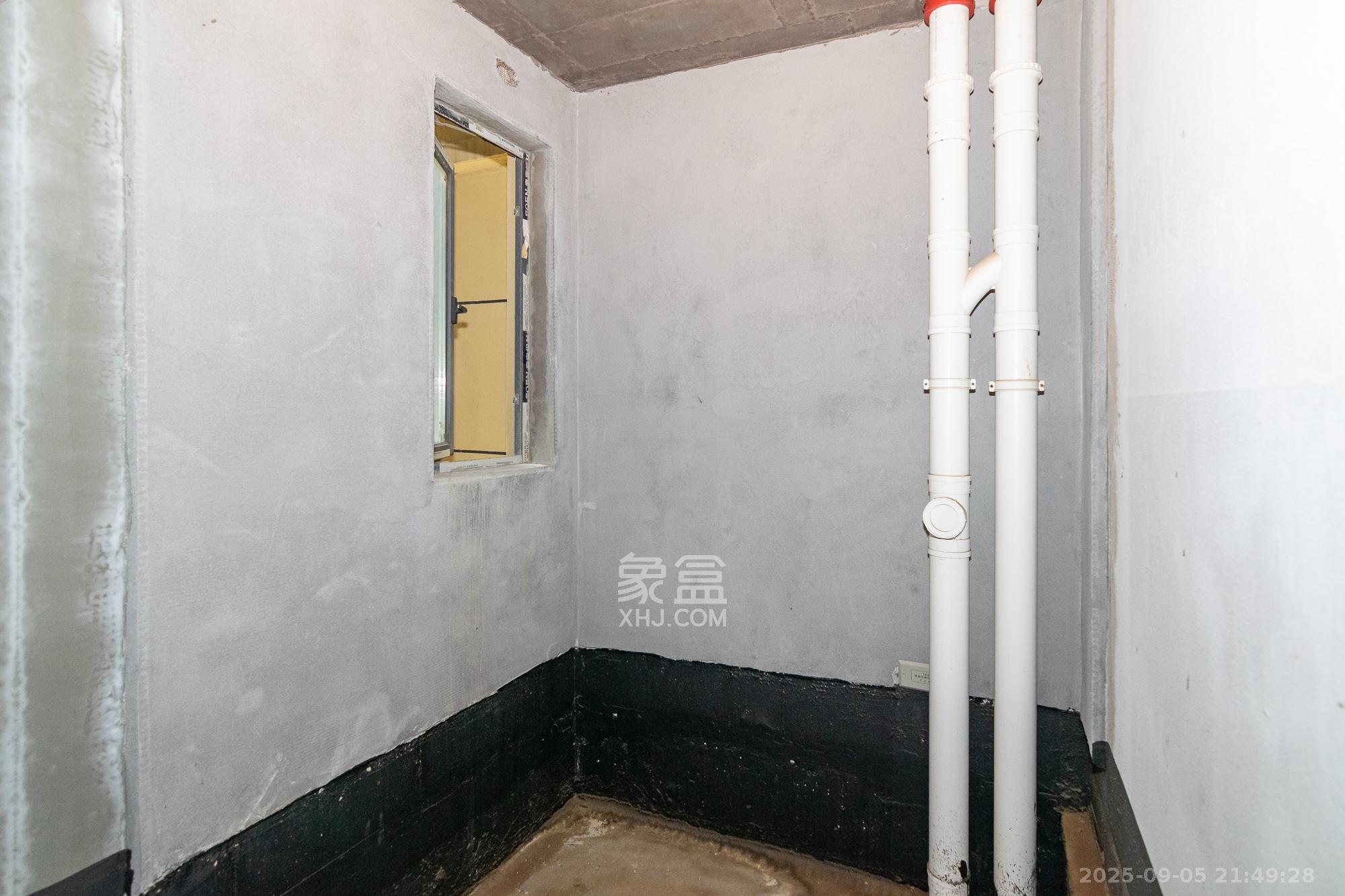 澳海澜庭  3室2厅2卫    58.0万卫生间