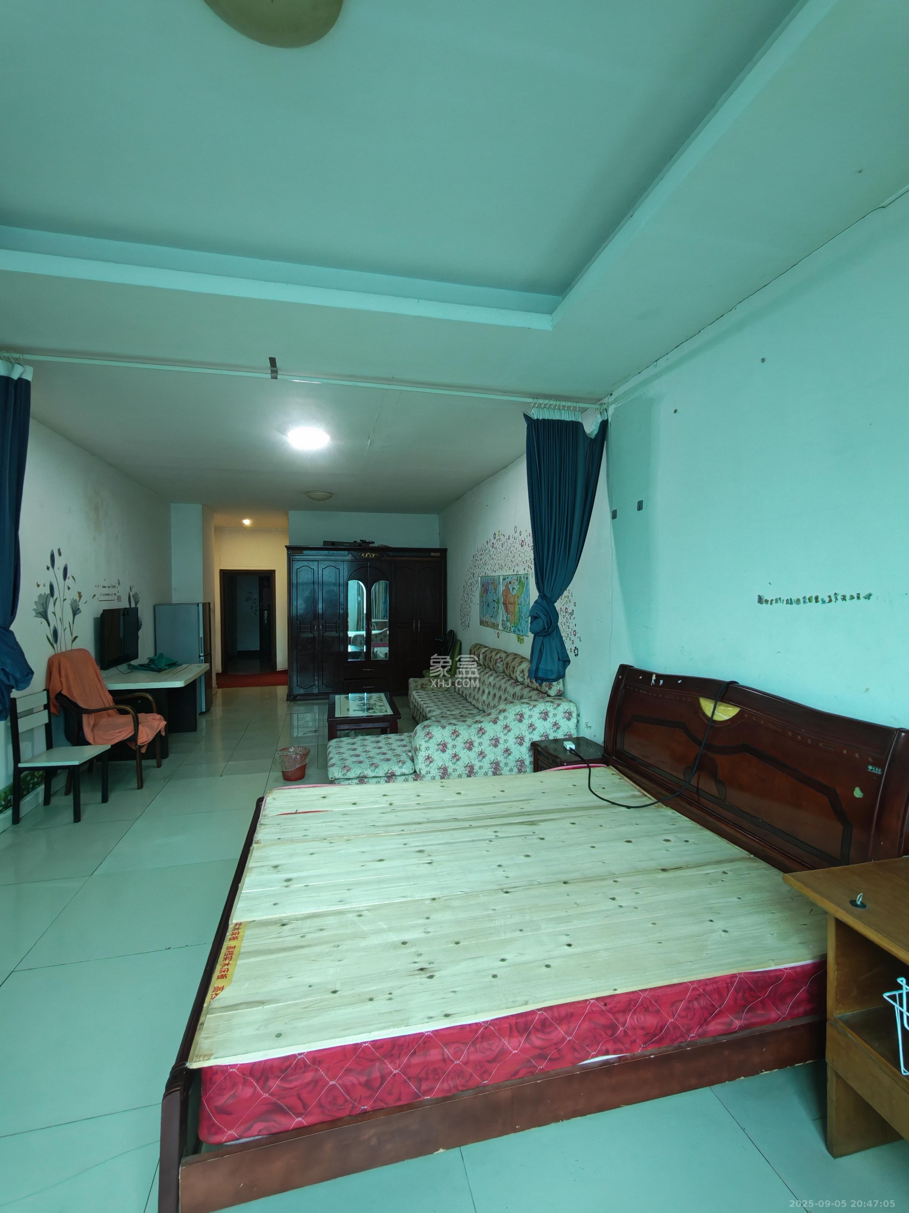 红星商务楼(红星蔬菜批发大市场) 1室1厅1卫 1000.0元/月 红星商务楼(红星蔬菜批发大市场) 1室1厅1卫 1000.0元/月室内图