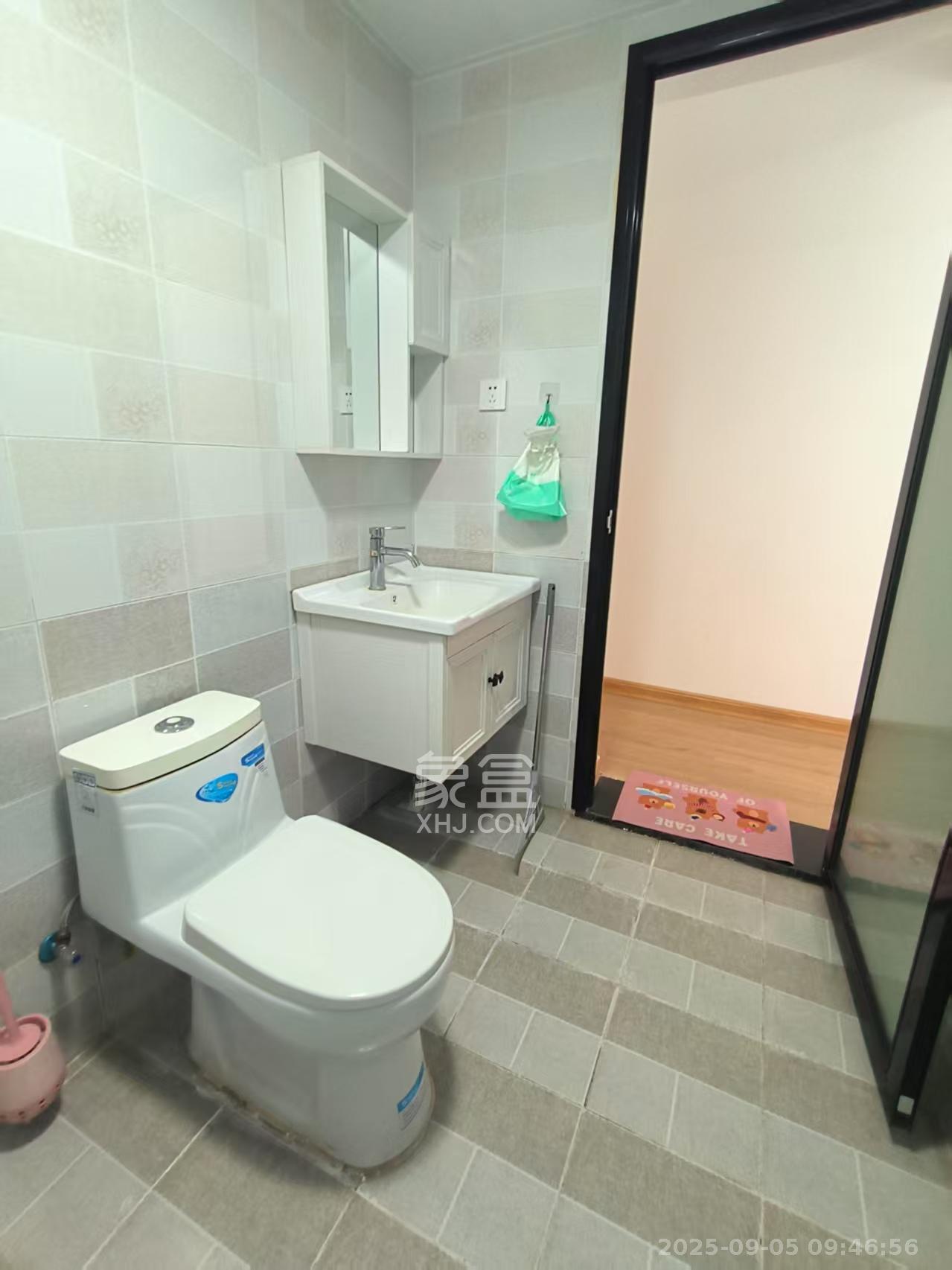 华润凤凰城三期  4室2厅3卫   3200.00元/月室内图