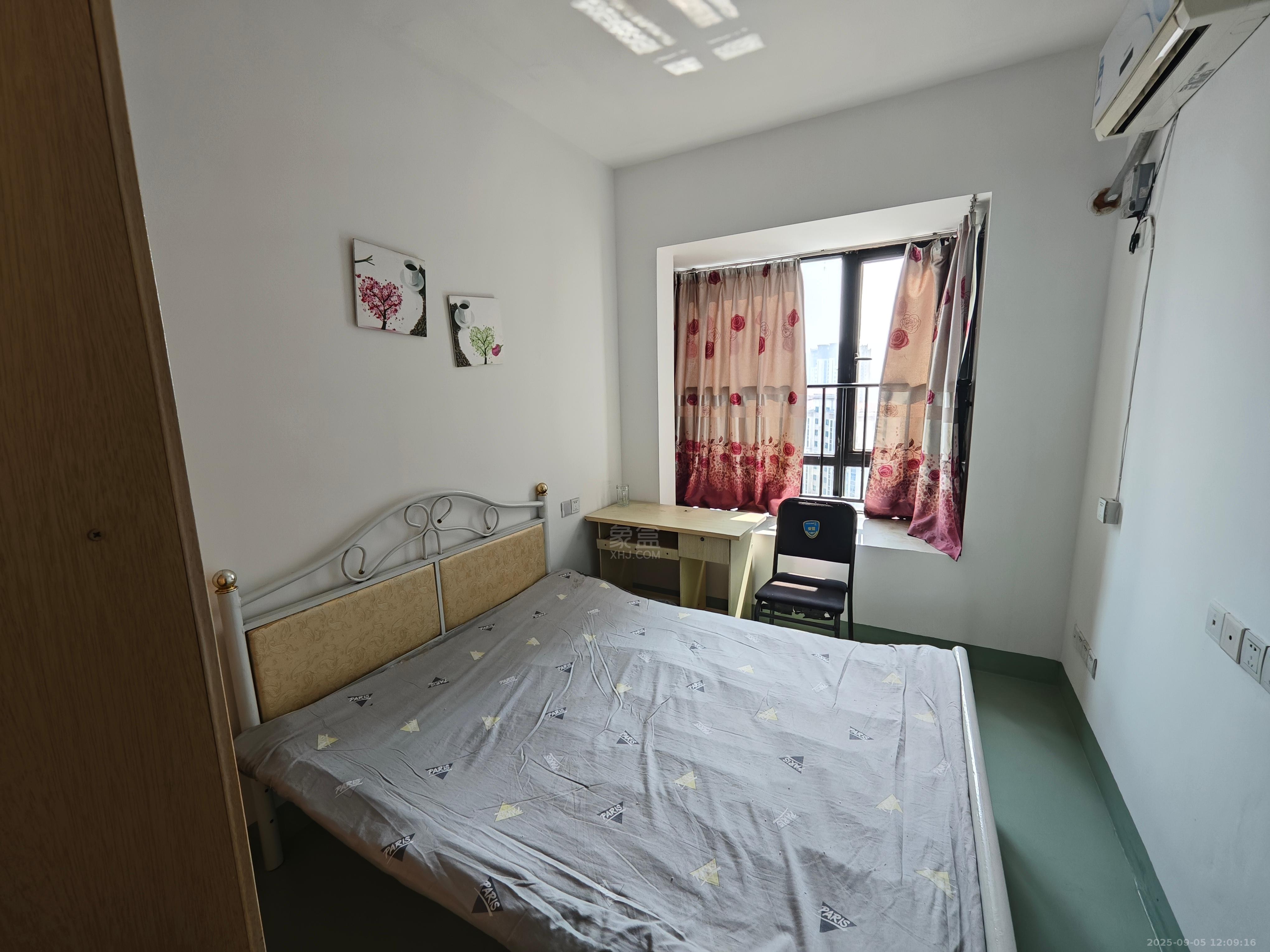 龙腾国际 4室2厅1卫 700.0元/月 龙腾国际 4室2厅1卫 700.0元/月室内图