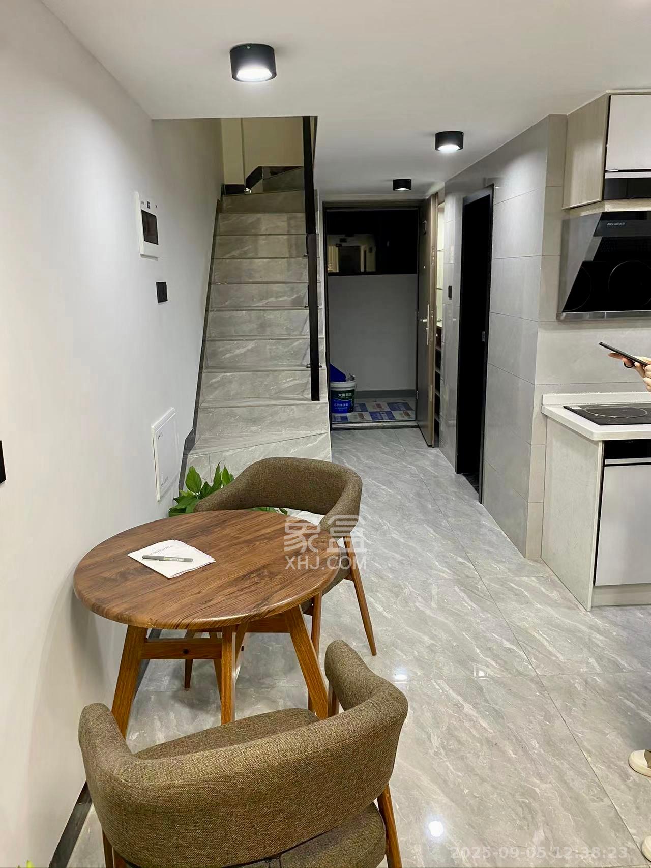 弘坤云寓 1室0厅0卫 2200.0元/月 弘坤云寓 1室0厅0卫 2200.0元/月室内图