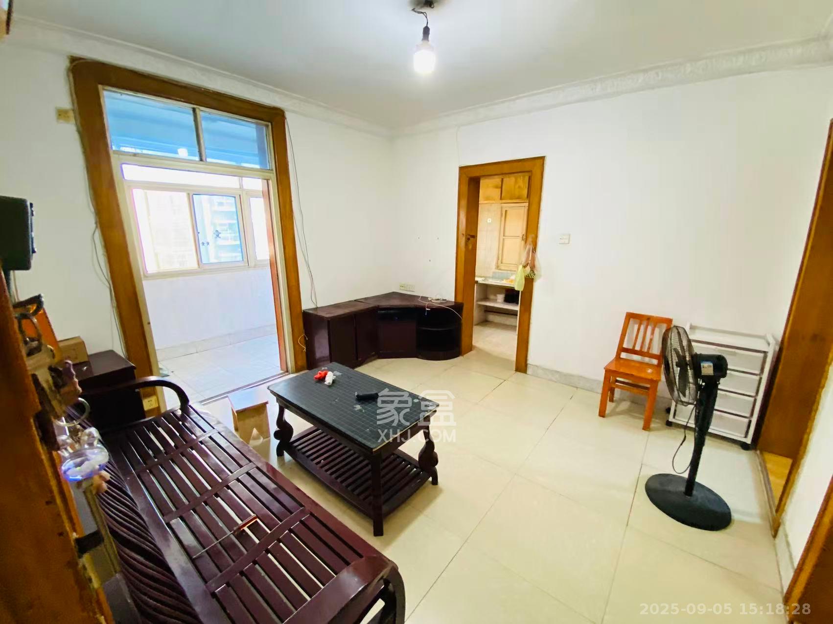 楚湘街二条巷散盘  1室0厅0卫    1200.0元/月室内图