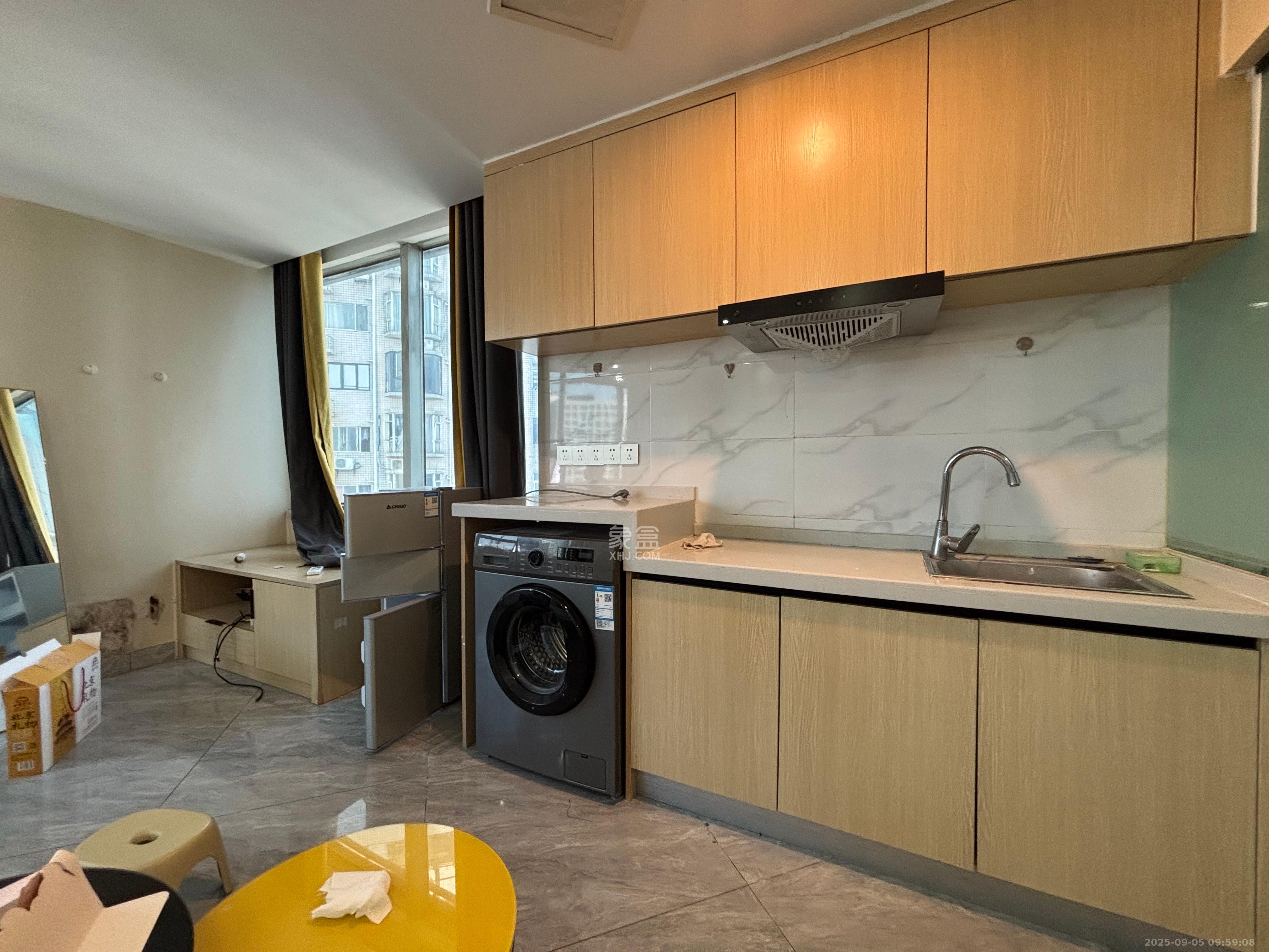 佳程C+公寓 1室1厅1卫 1700.0元/月 佳程C+公寓 1室1厅1卫 1700.0元/月室内图