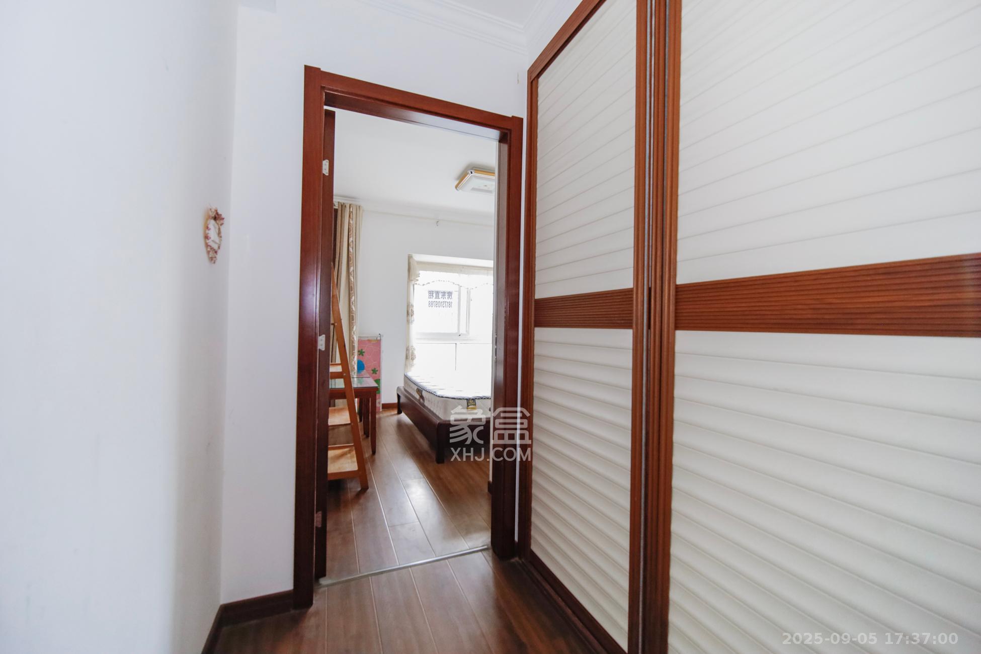 山水庭院  3室2厅1卫    68.0万其他