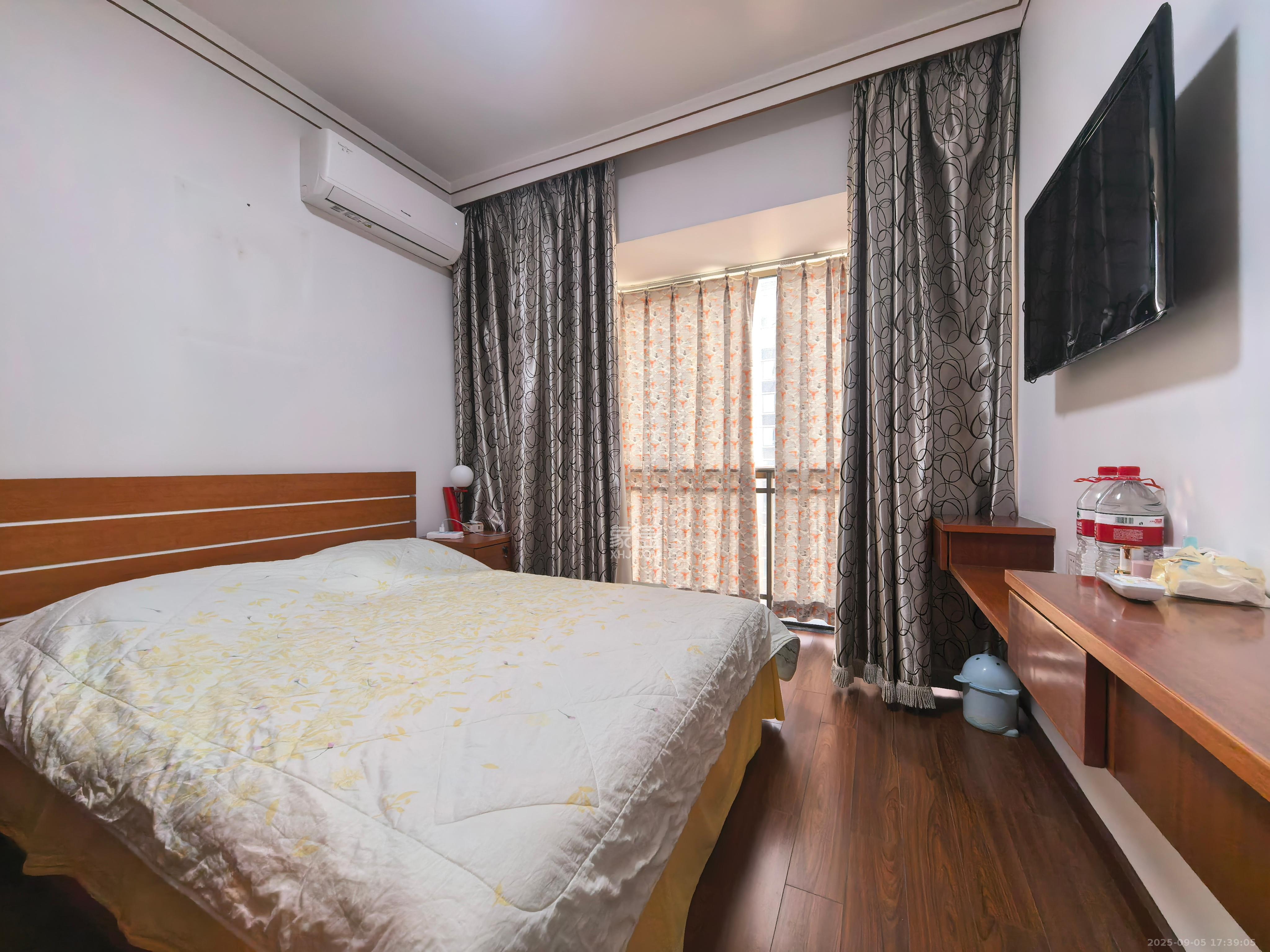 东上一品  2室1厅1卫    2600.0元/月 东上一品  2室1厅1卫    2600.0元/月室内图