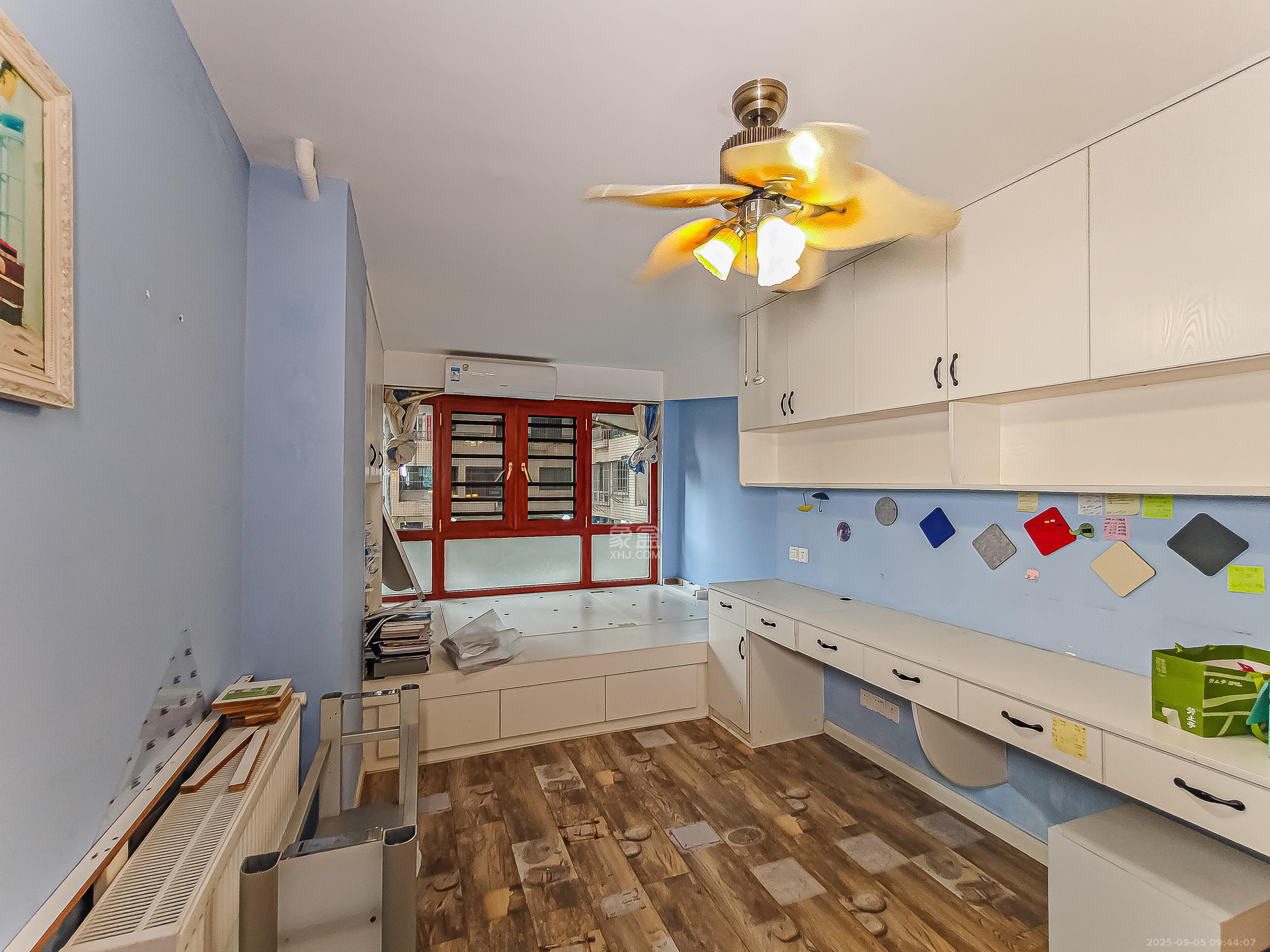 香格里嘉园  5室2厅2卫    129.0万卧室