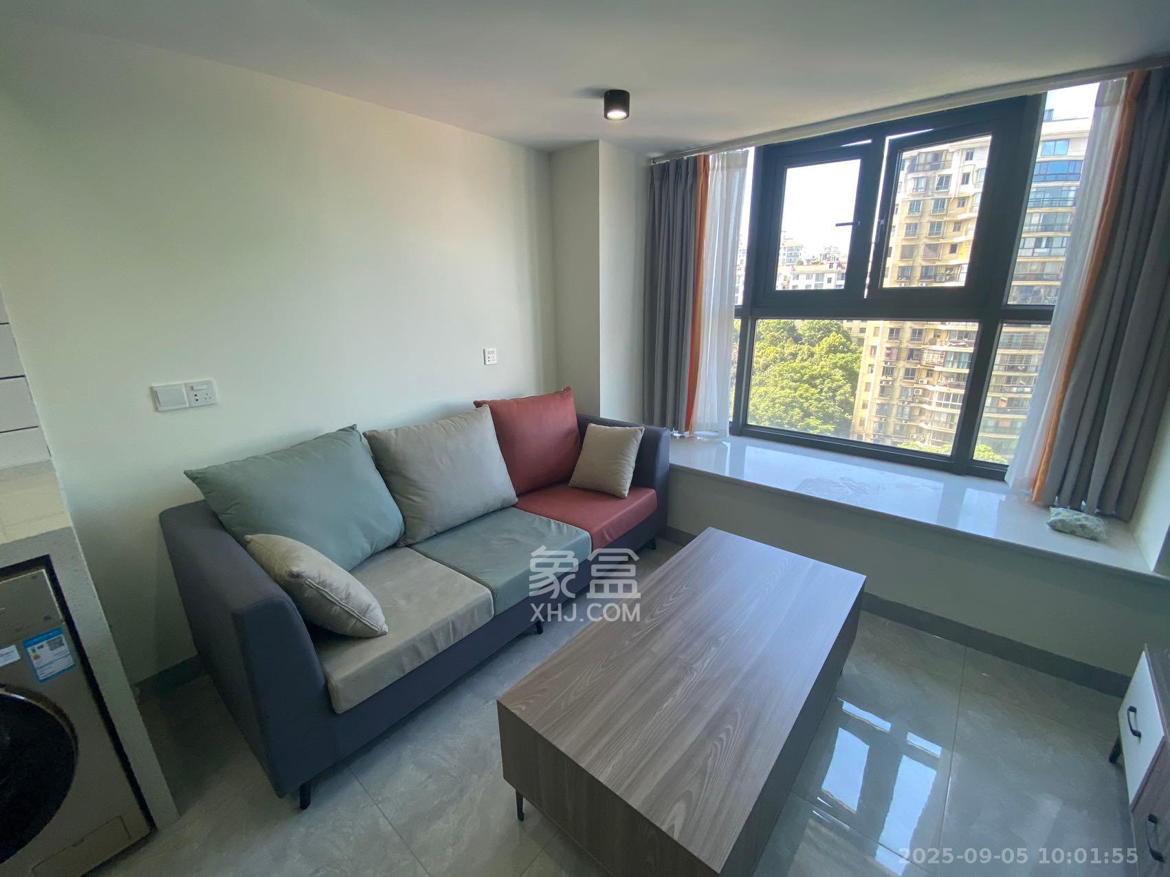 弘坤云寓 1室1厅1卫 2400.0元/月 弘坤云寓 1室1厅1卫 2400.0元/月室内图