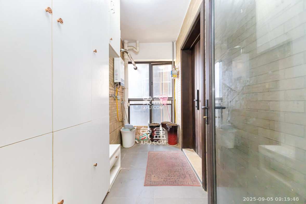 时代倾城一期  3室2厅2卫    2200.0元/月 时代倾城一期  3室2厅2卫    2200.0元/月室内图