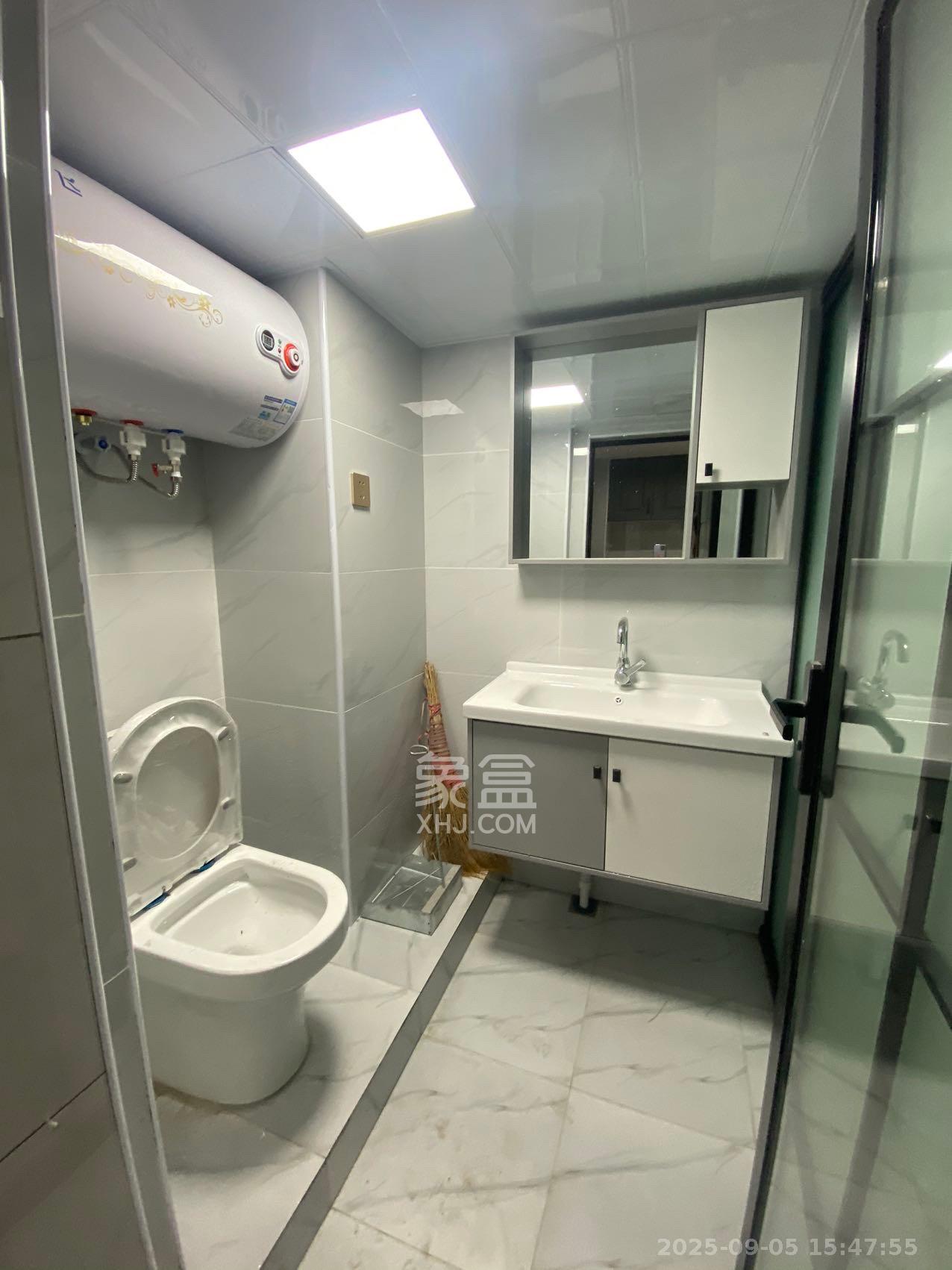 藏珑湖上公馆  1室1厅1卫    2000.0元/月室内图