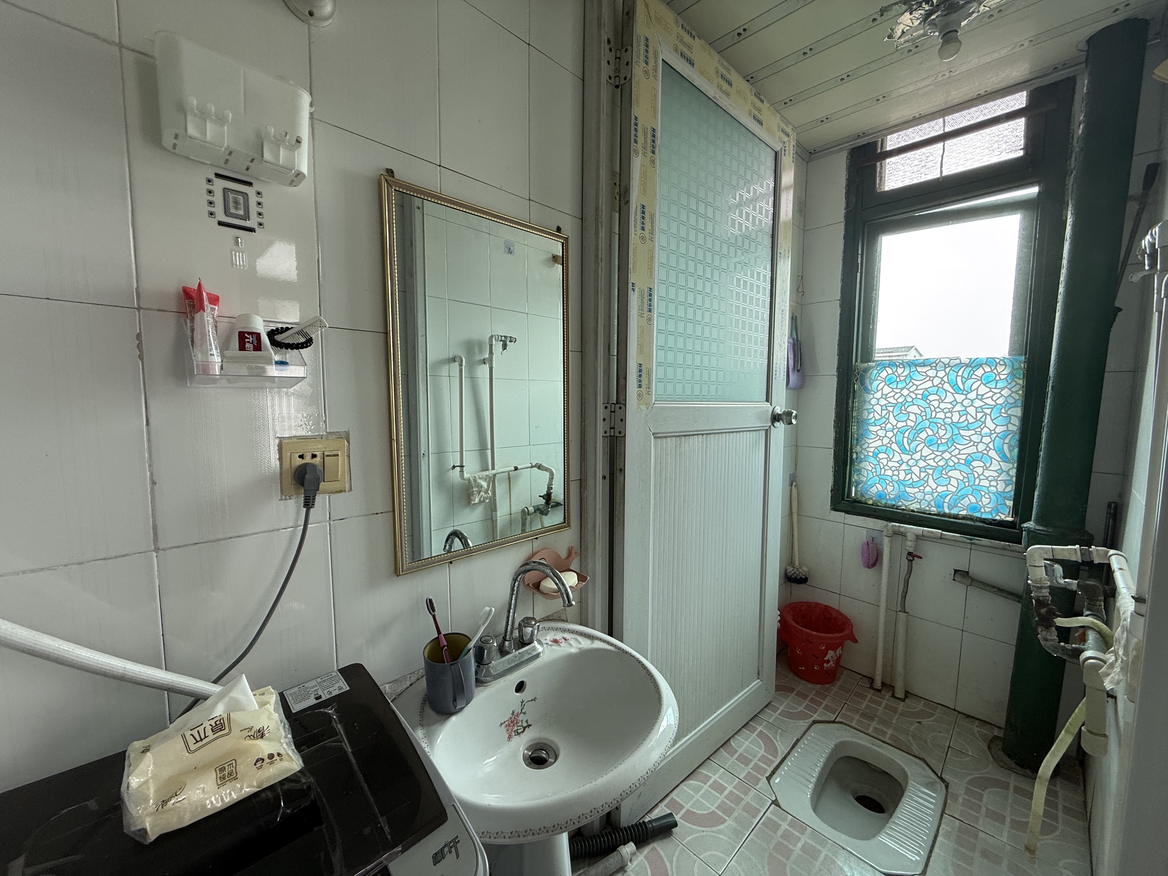 梓园社区(麻纺厂宿舍) 1室1厅1卫 500.0元/月 梓园社区(麻纺厂宿舍) 1室1厅1卫 500.0元/月室内图