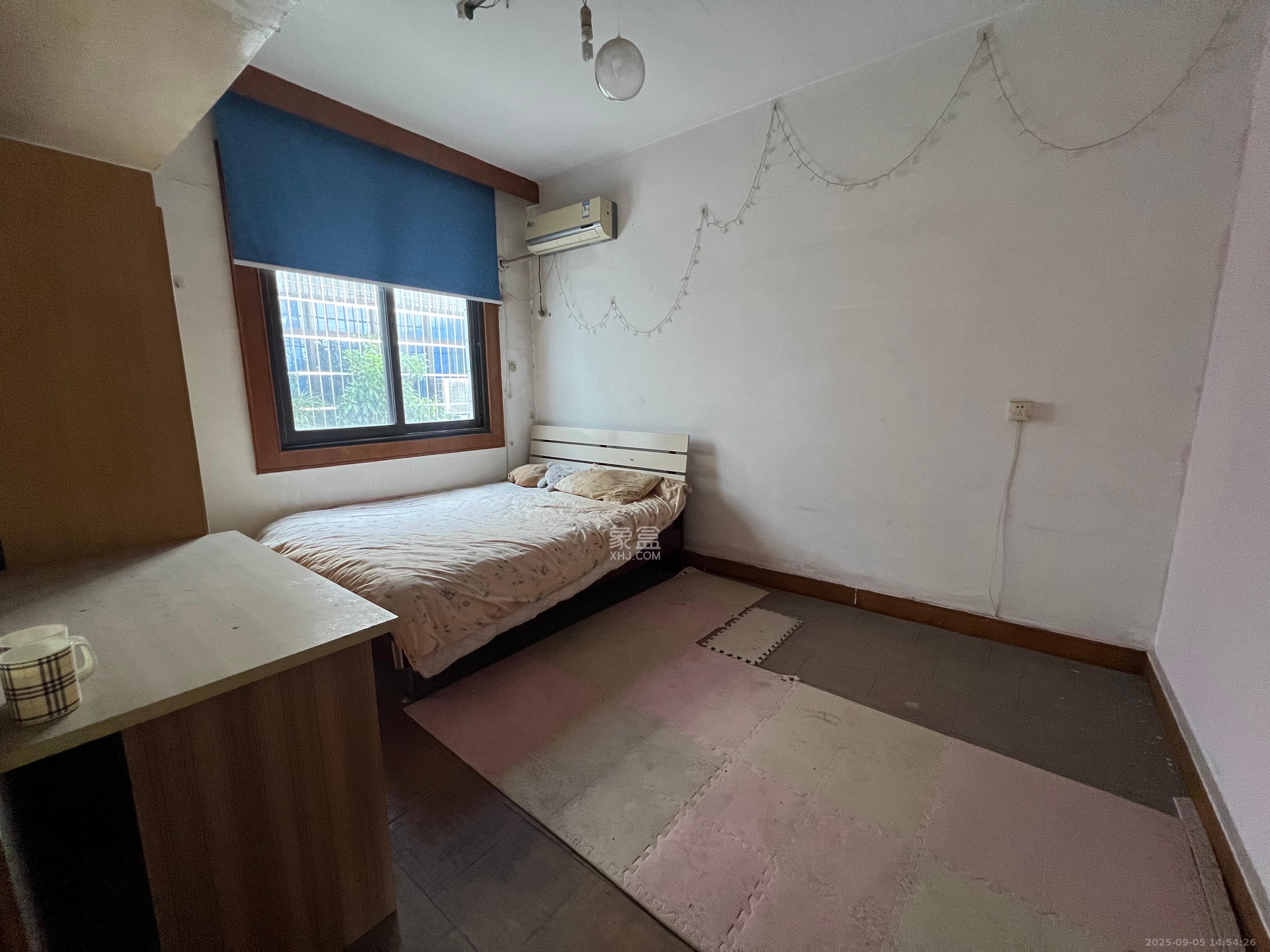 双银花园  3室2厅1卫    1600.0元/月 双银花园  3室2厅1卫    1600.0元/月室内图