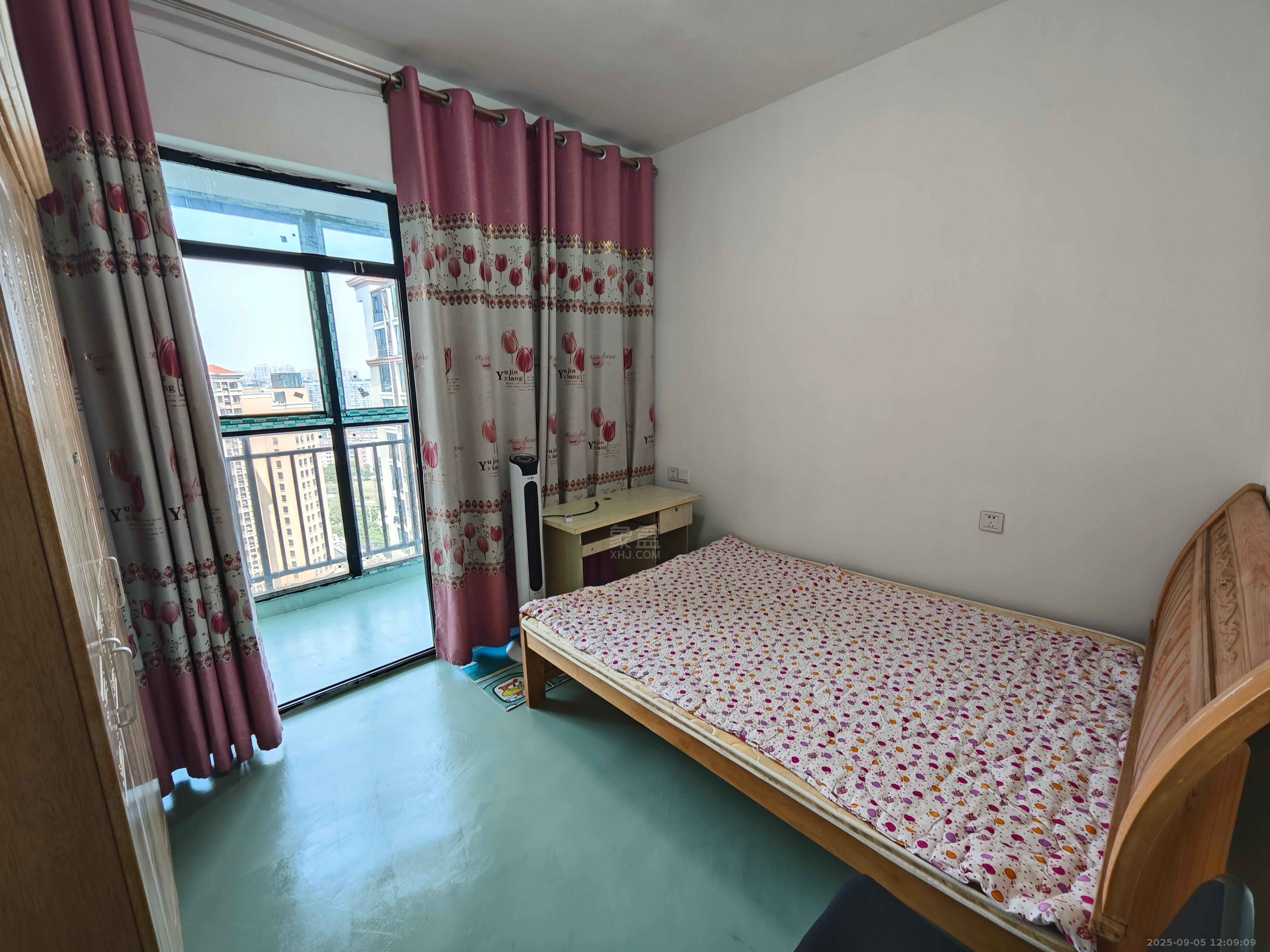 龙腾国际 4室2厅1卫 700.0元/月 龙腾国际 4室2厅1卫 700.0元/月室内图