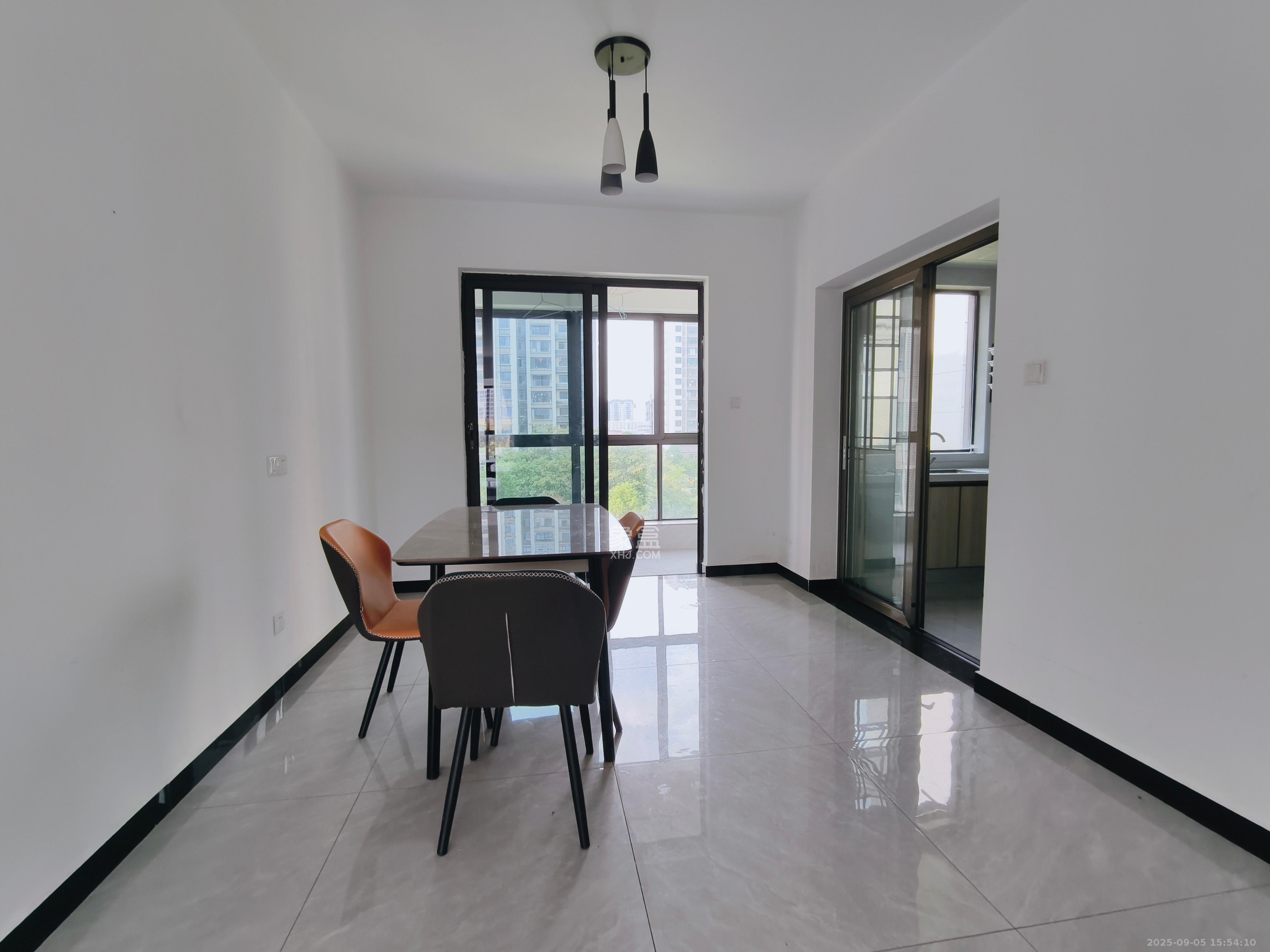 金广星苑  3室2厅2卫    2400.0元/月室内图