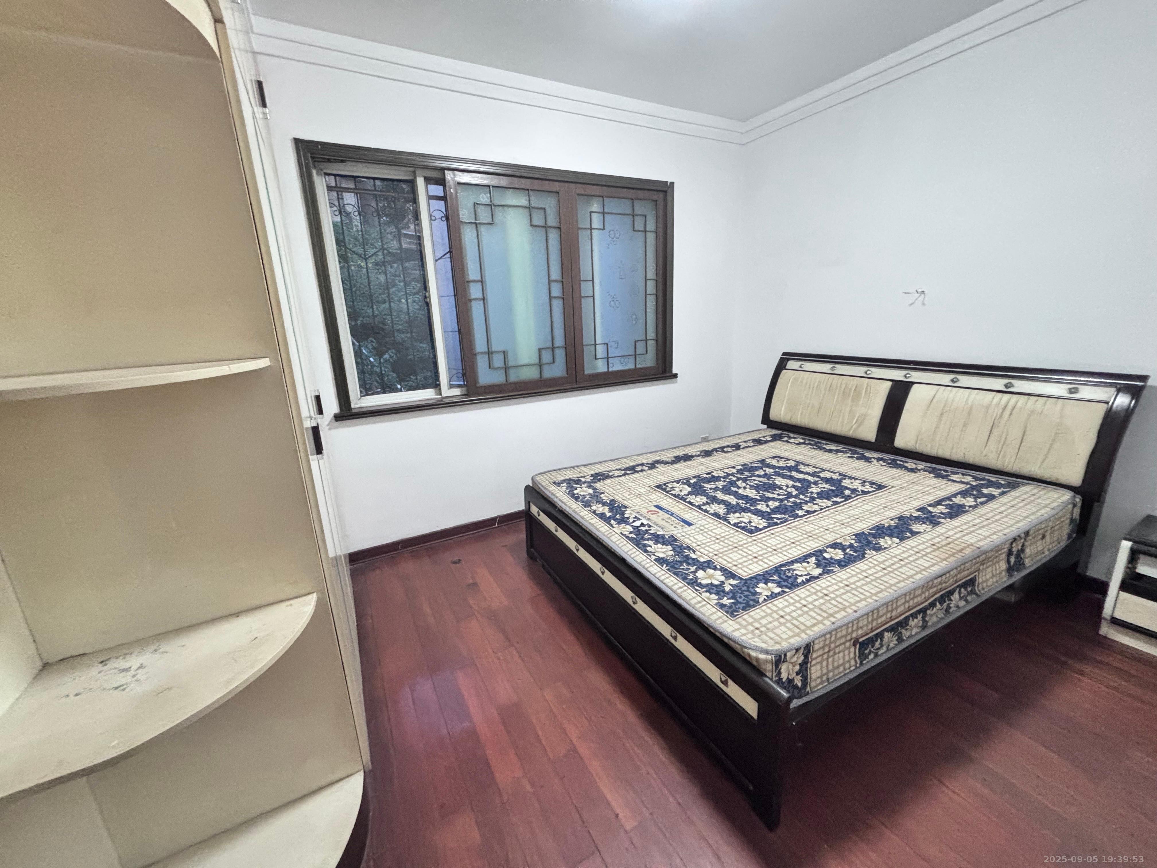 丰园小区  3室2厅2卫    1200.0元/月 丰园小区  3室2厅2卫    1200.0元/月室内图