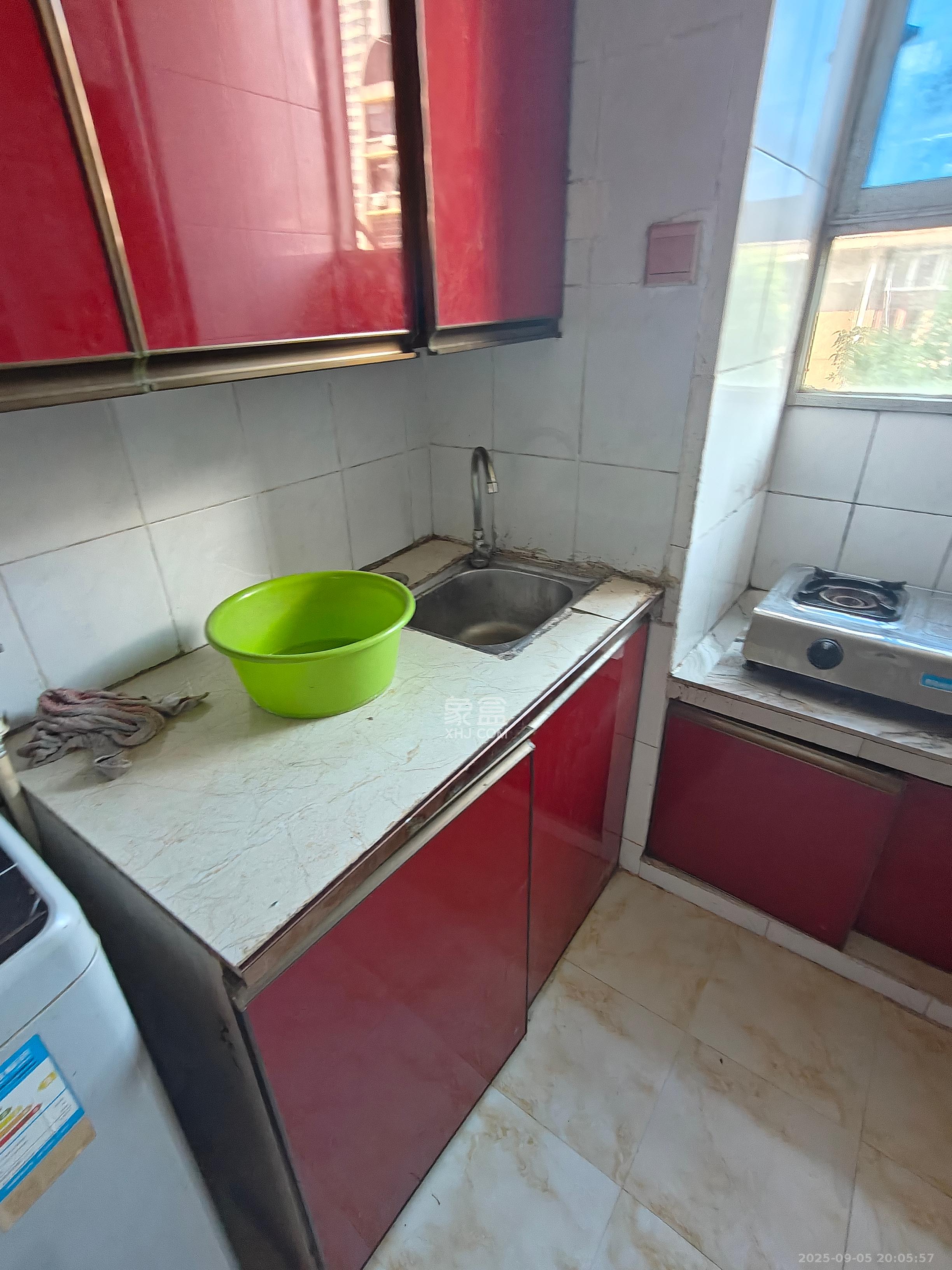 人民新村  1室1厅1卫    1200.0元/月 人民新村  1室1厅1卫    1200.0元/月室内图