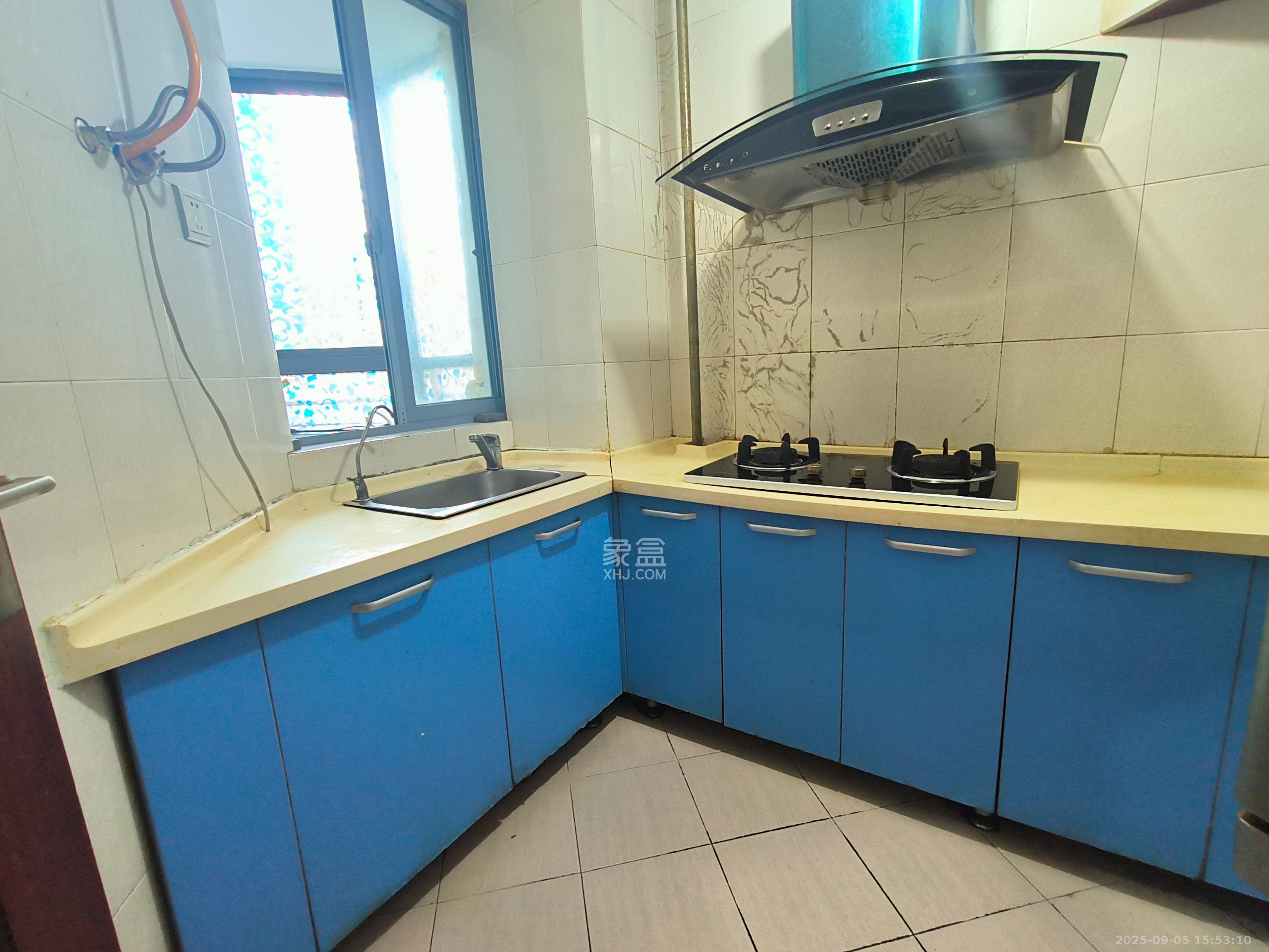 银港水晶城  2室2厅1卫    1800.0元/月室内图