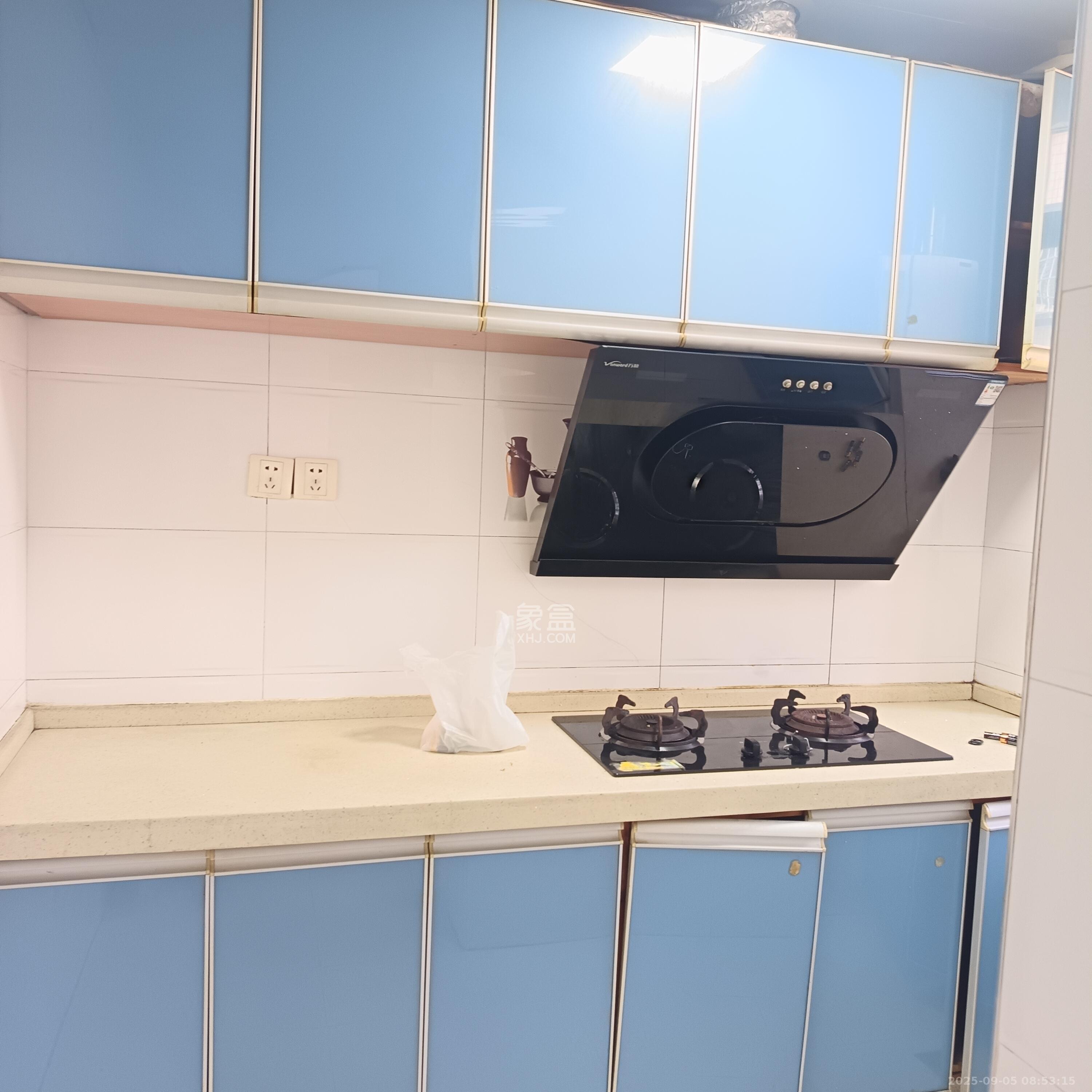 星沙国际物流园/泉星社区  3室2厅3卫    1600.0元/月 星沙国际物流园/泉星社区  3室2厅3卫    1600.0元/月室内图