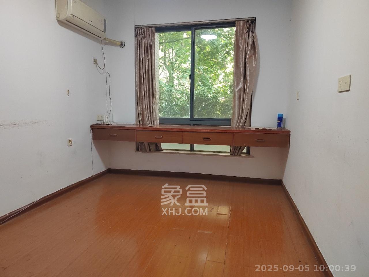 鑫远湘府华城  4室2厅1卫   2000.00元/月室内图