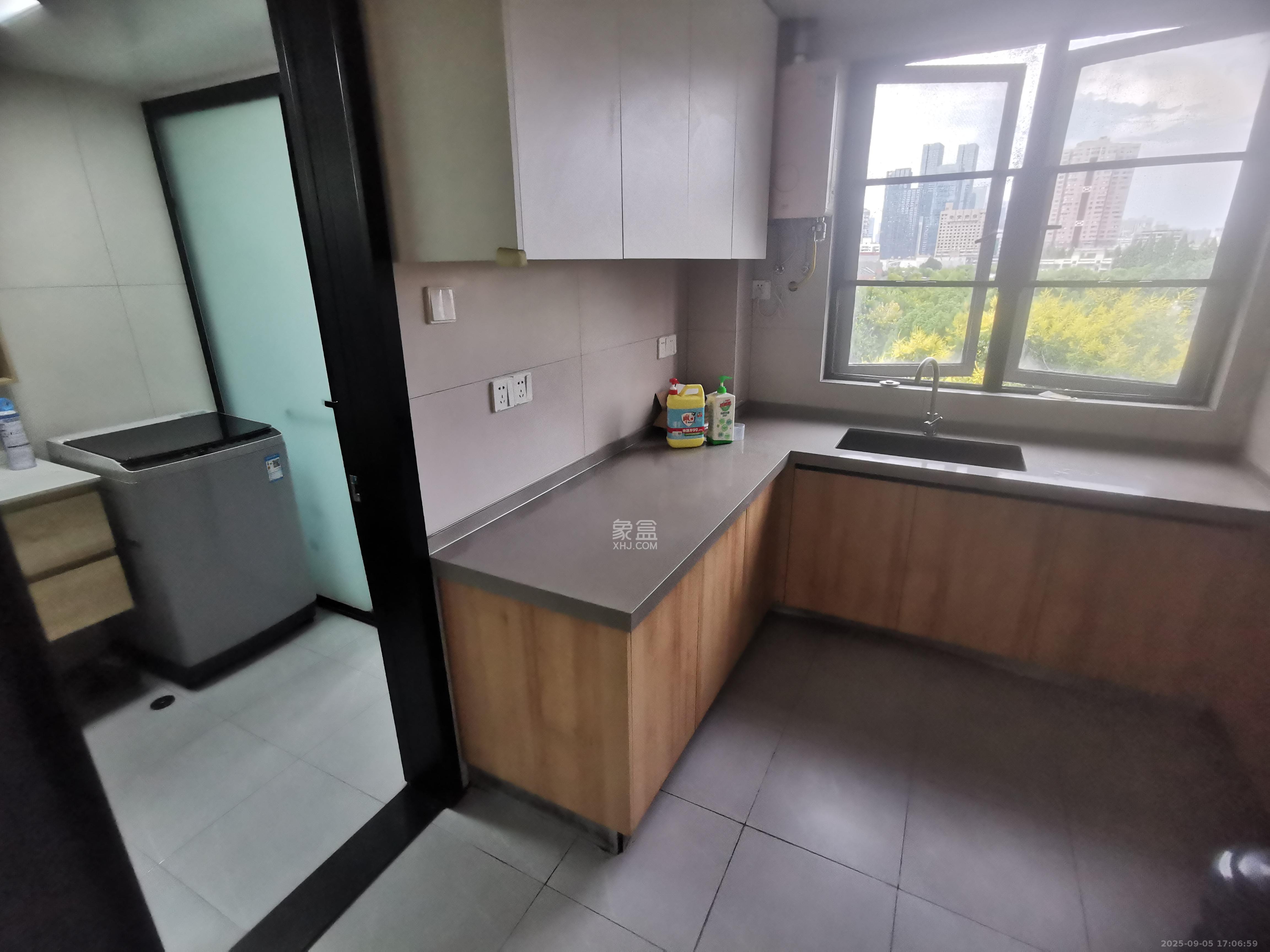 韭菜园嘉苑  4室2厅2卫    5200.0元/月 韭菜园嘉苑  4室2厅2卫    5200.0元/月室内图