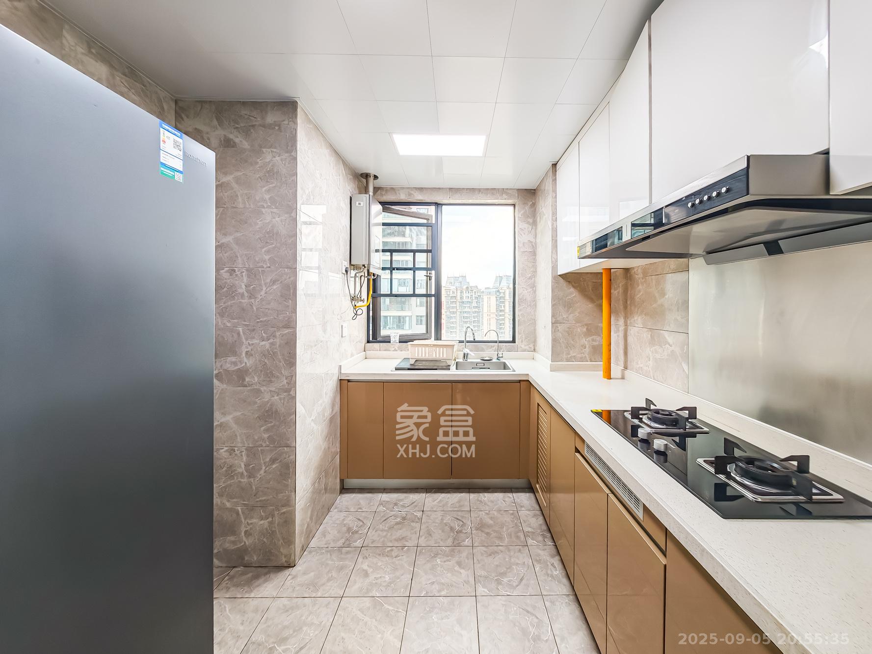 长沙万境潇湘  4室2厅2卫    158.0万厨房