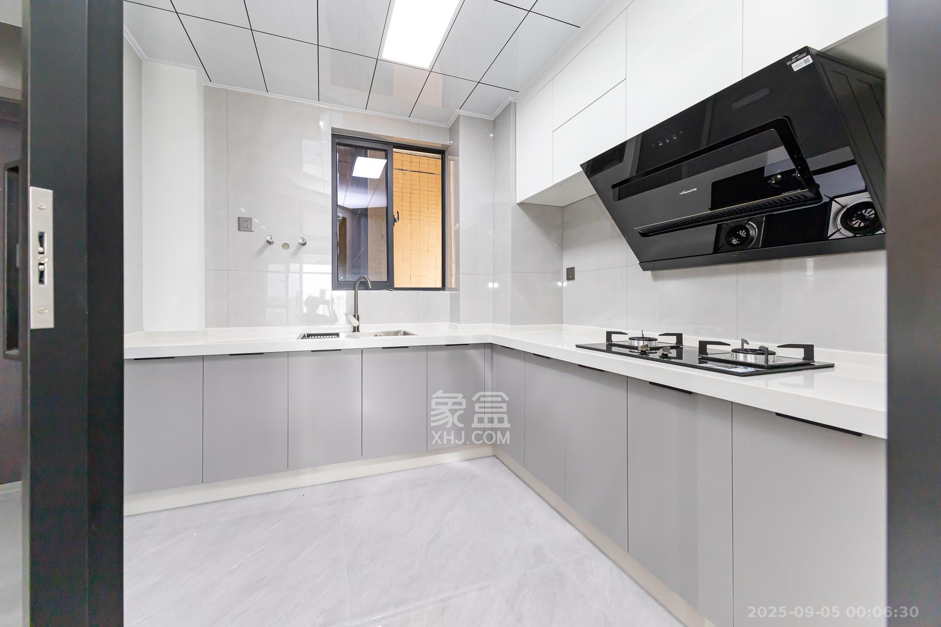 勤诚达新界  4室2厅2卫    117.0万 勤诚达新界  4室2厅2卫    117.0万厨房