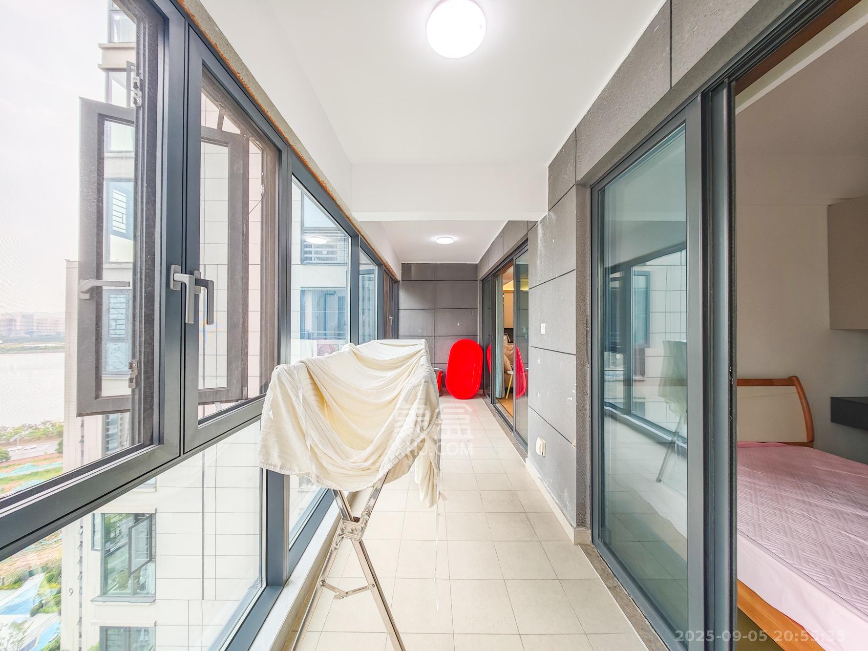 长沙万境潇湘  4室2厅2卫    158.0万阳台