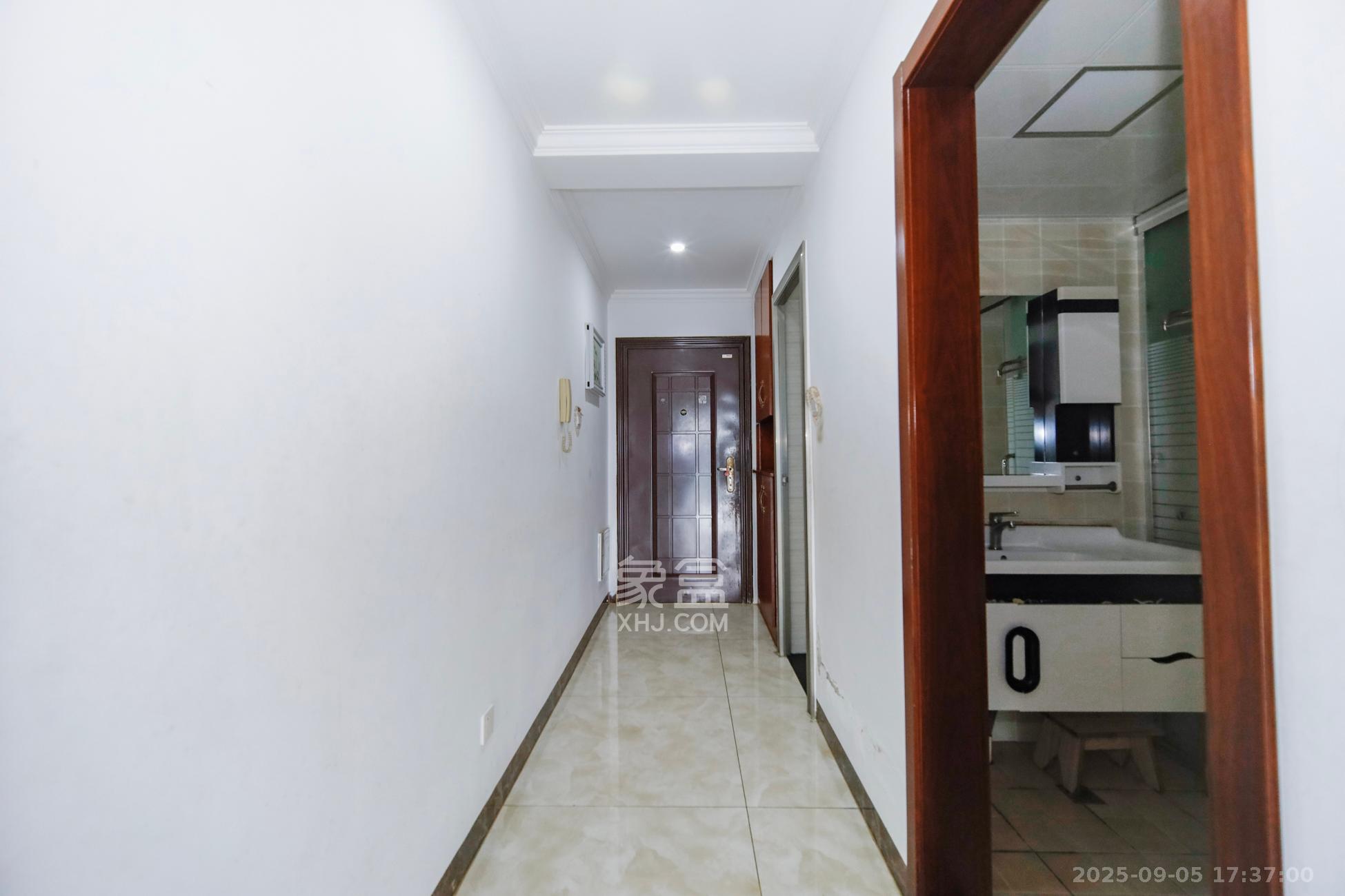 山水庭院  3室2厅1卫    68.0万其他