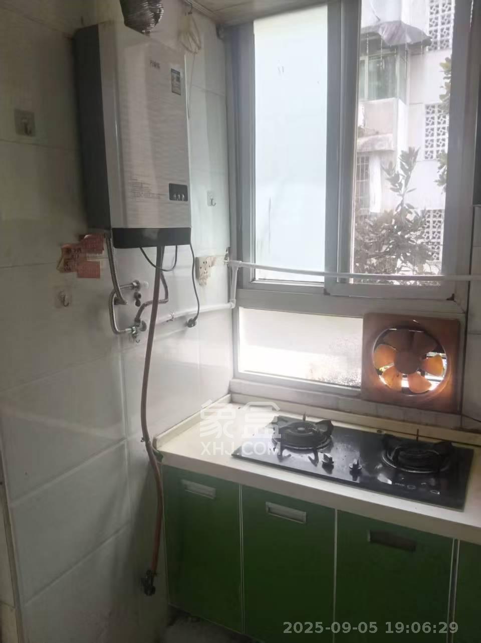 轻苑小区  1室1厅1卫   900.00元/月室内图