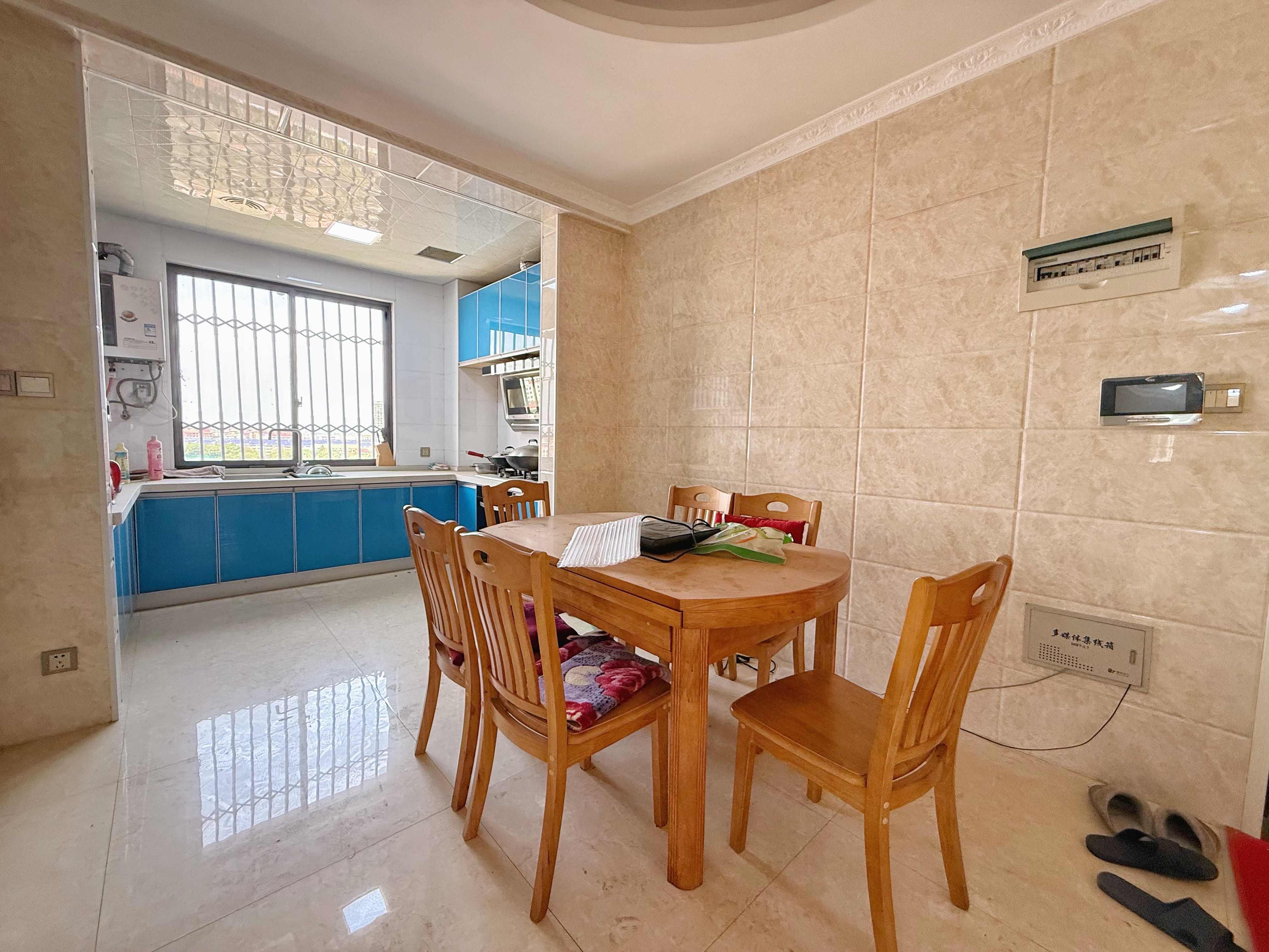 盛世东方 3室2厅2卫 93.8万 盛世东方 3室2厅2卫 93.8万其他