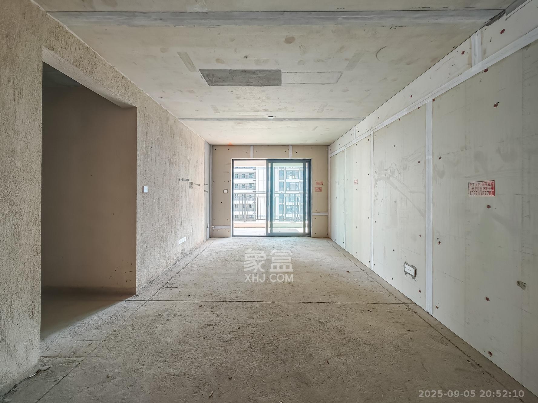 长沙北中心保利时代A区 3室2厅2卫 88.0万 长沙北中心保利时代A区 3室2厅2卫 88.0万客厅