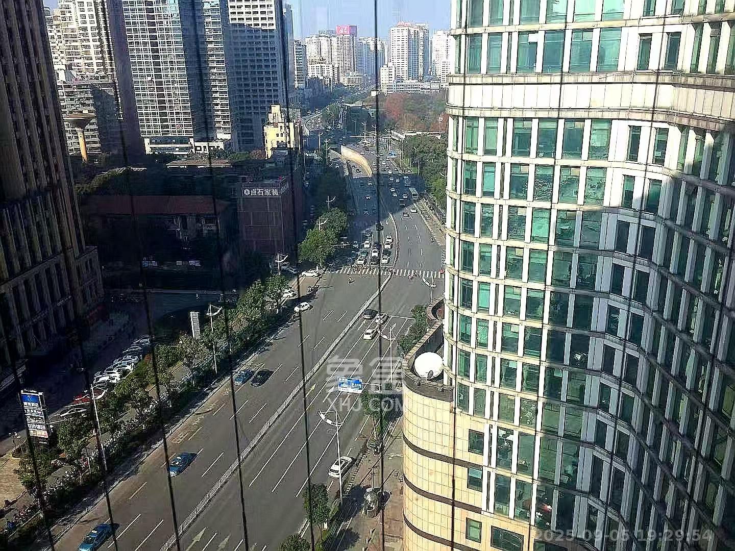 华凌大厦(五华酒店宿舍) 4室2厅2卫 3500.0元/月 华凌大厦(五华酒店宿舍) 4室2厅2卫 3500.0元/月室内图