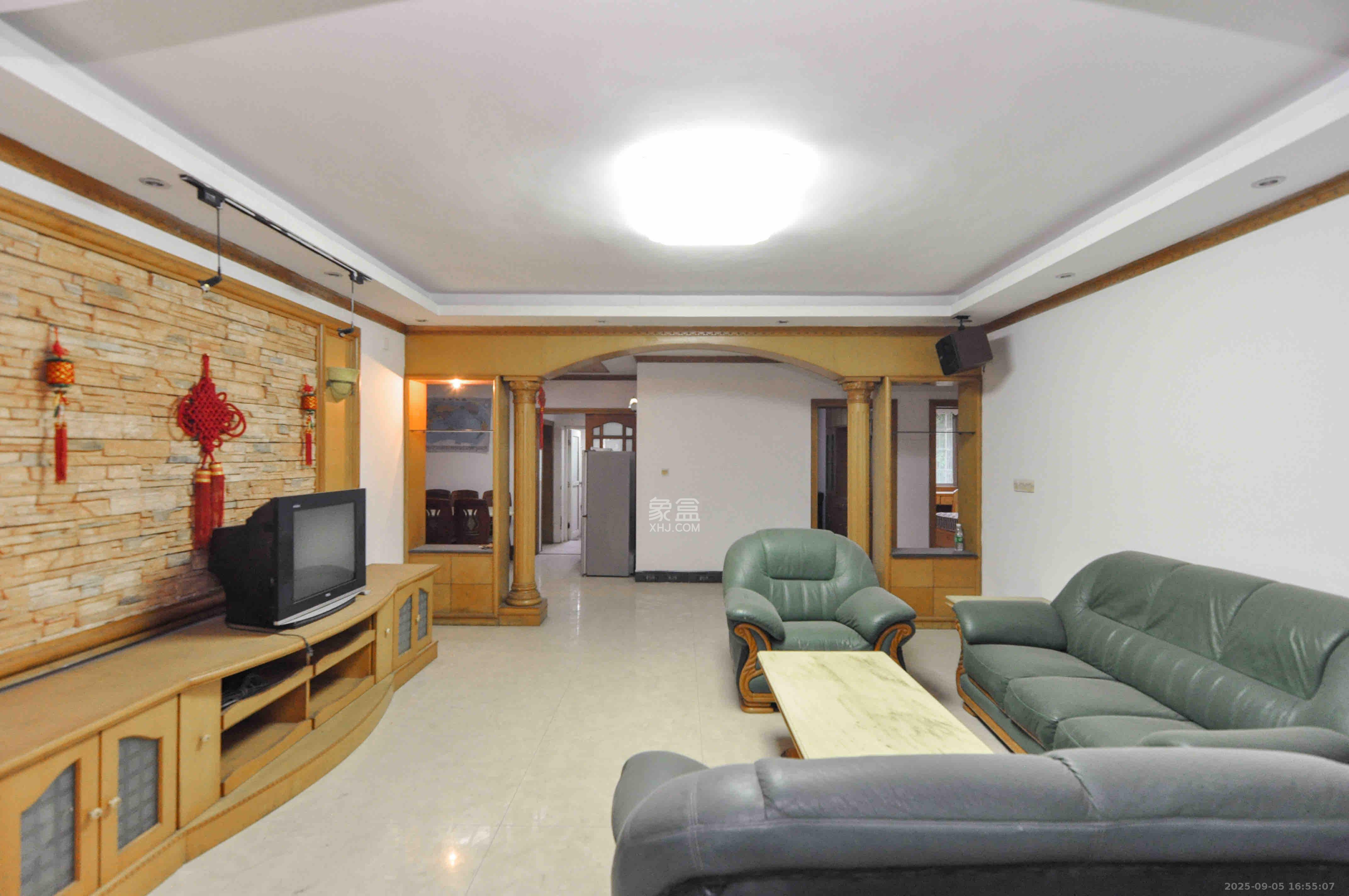 望兴家园  4室2厅2卫    2600.0元/月 望兴家园  4室2厅2卫    2600.0元/月室内图