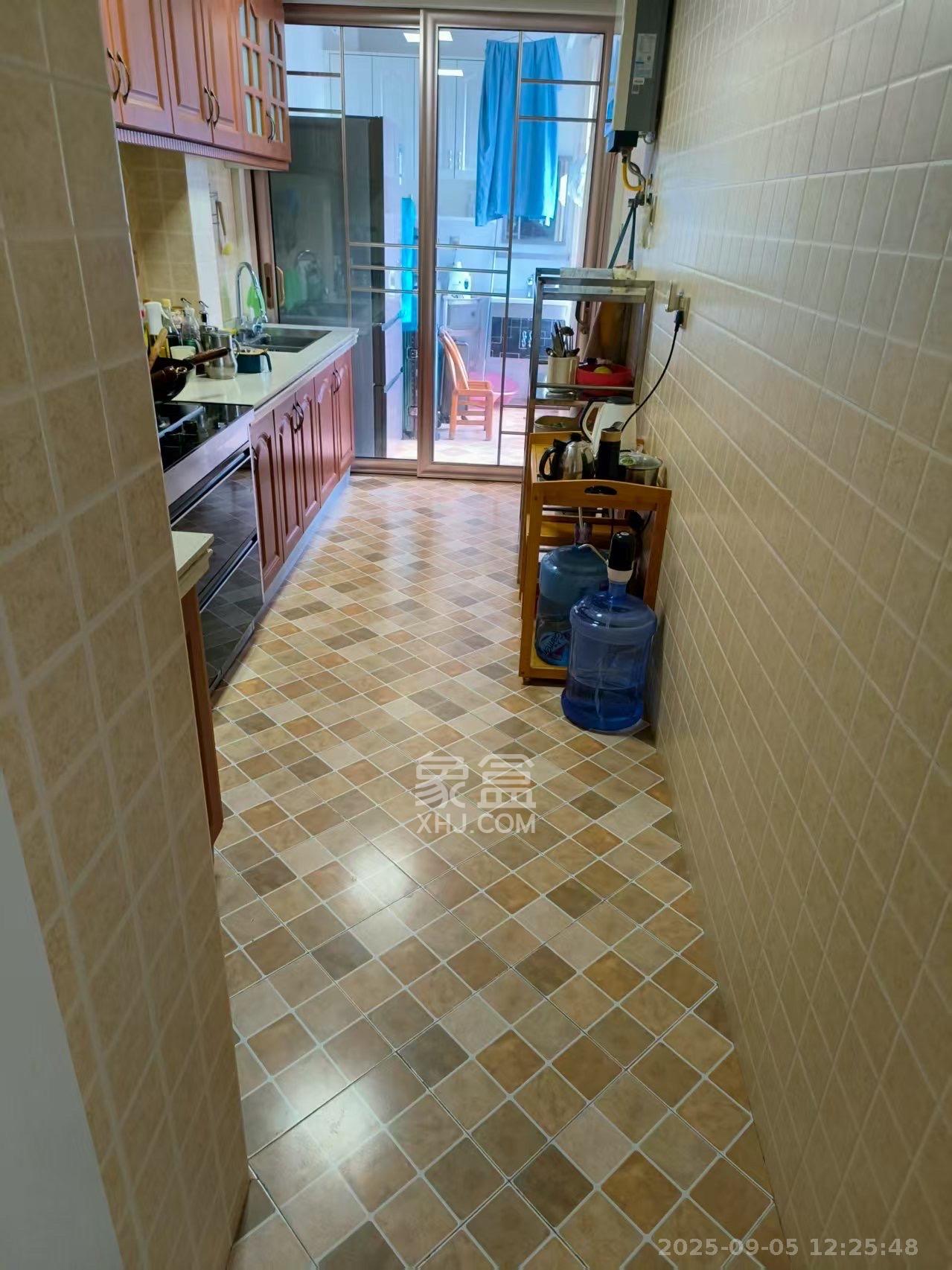 和泓梅溪四季 3室2厅1卫 3200.0元/月 和泓梅溪四季 3室2厅1卫 3200.0元/月室内图