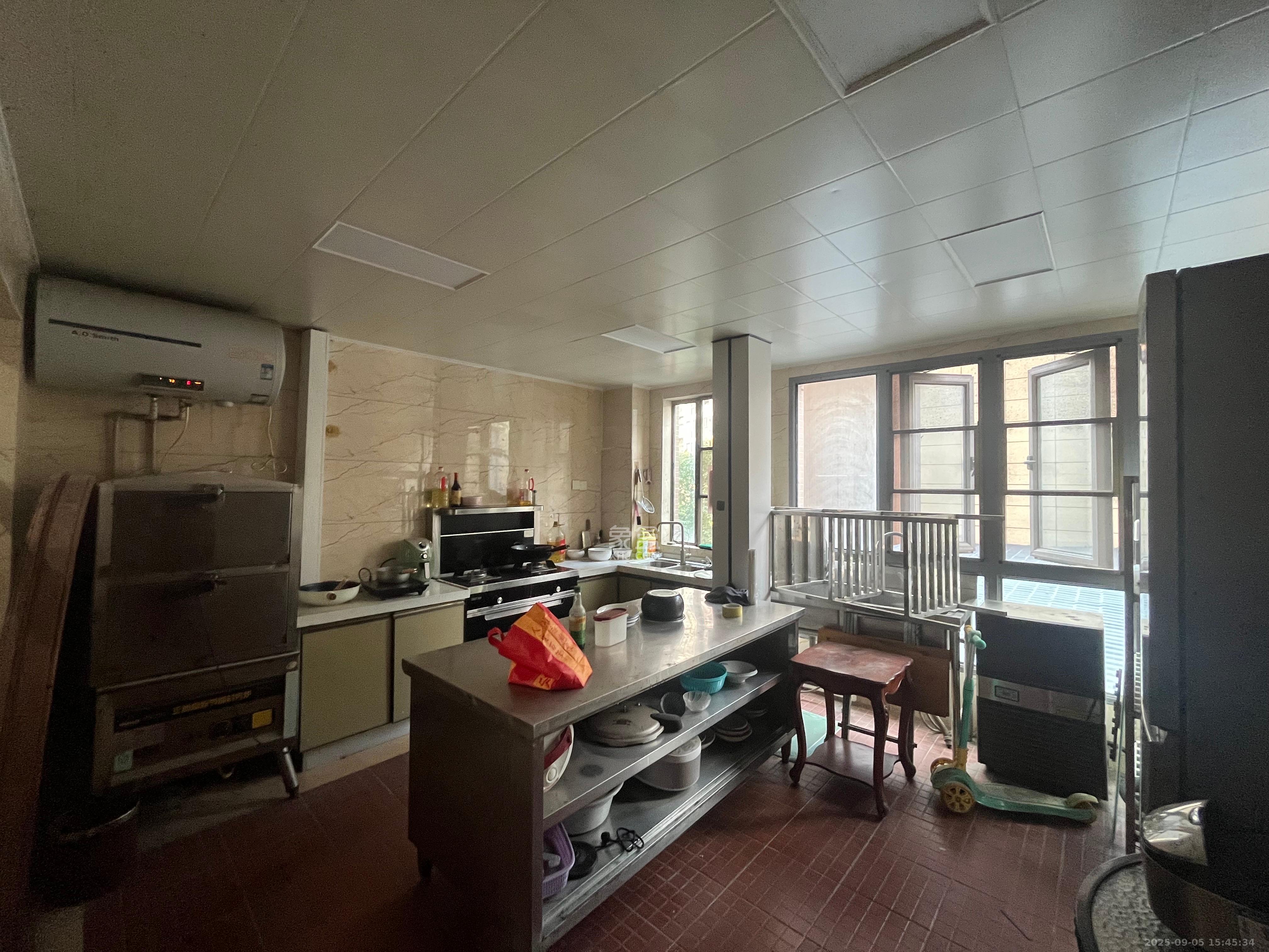 富兴嘉城(富兴汇中央)  4室2厅2卫    3000.0元/月 富兴嘉城(富兴汇中央)  4室2厅2卫    3000.0元/月室内图