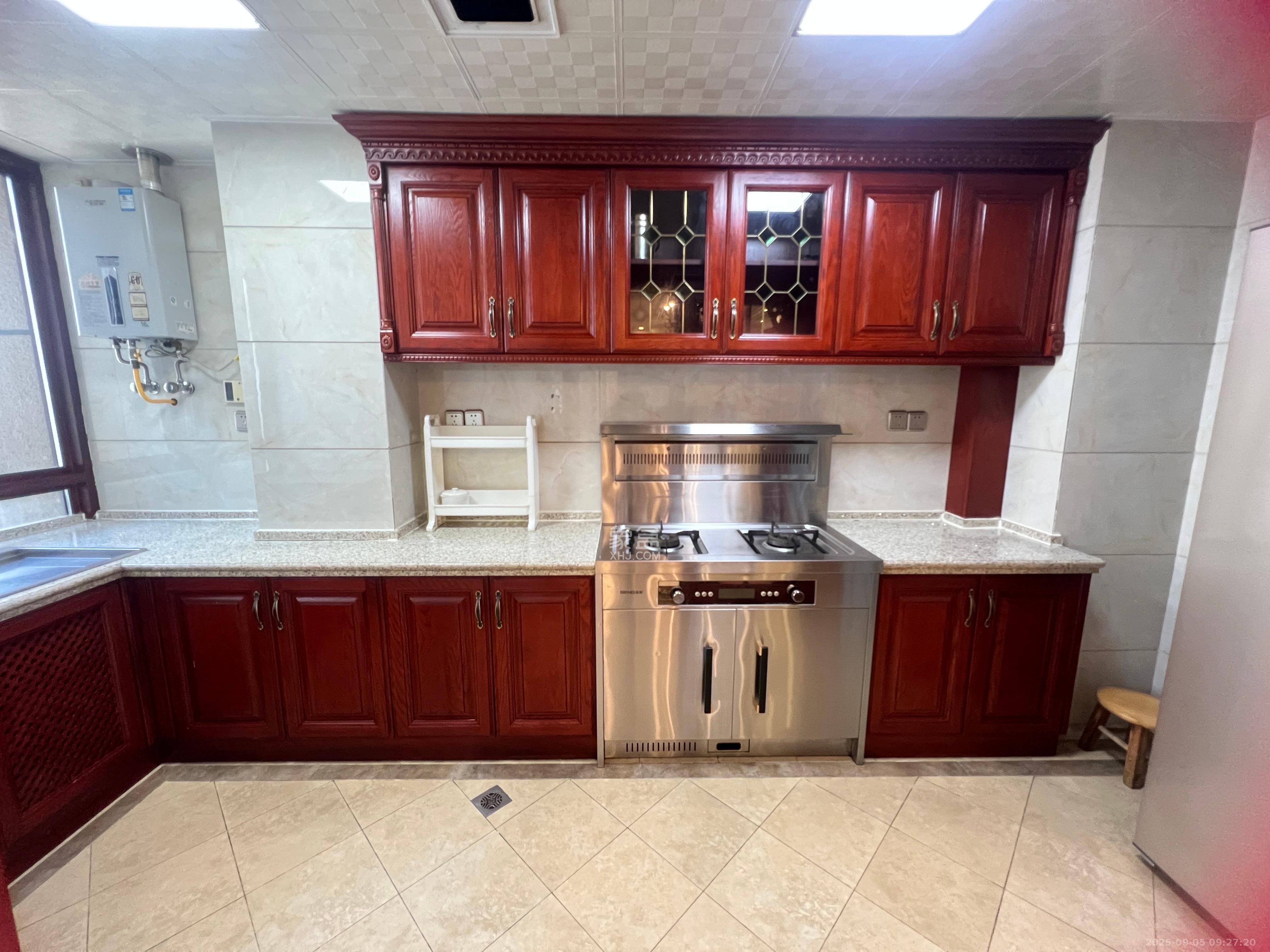 红橡华园(菲莎公馆)  4室2厅1卫    4200.0元/月室内图