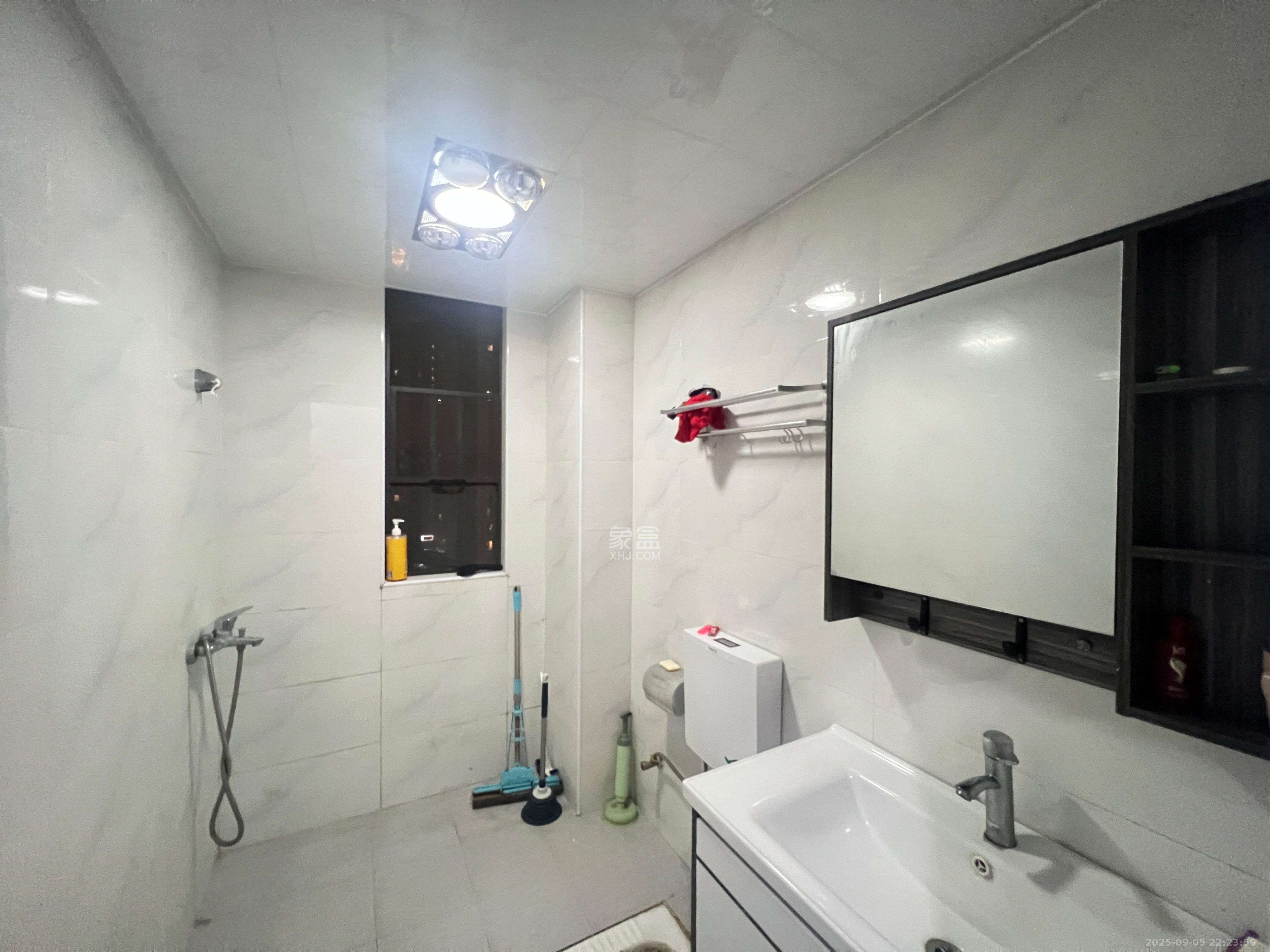 卓越浅水湾 4室2厅2卫 3000.0元/月 卓越浅水湾 4室2厅2卫 3000.0元/月室内图