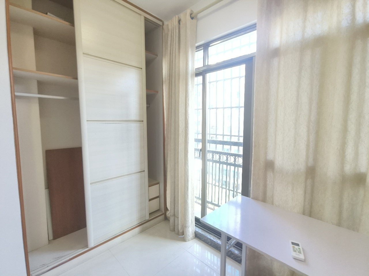 蓝海佳园  3室2厅1卫    2500.0元/月 蓝海佳园  3室2厅1卫    2500.0元/月室内图