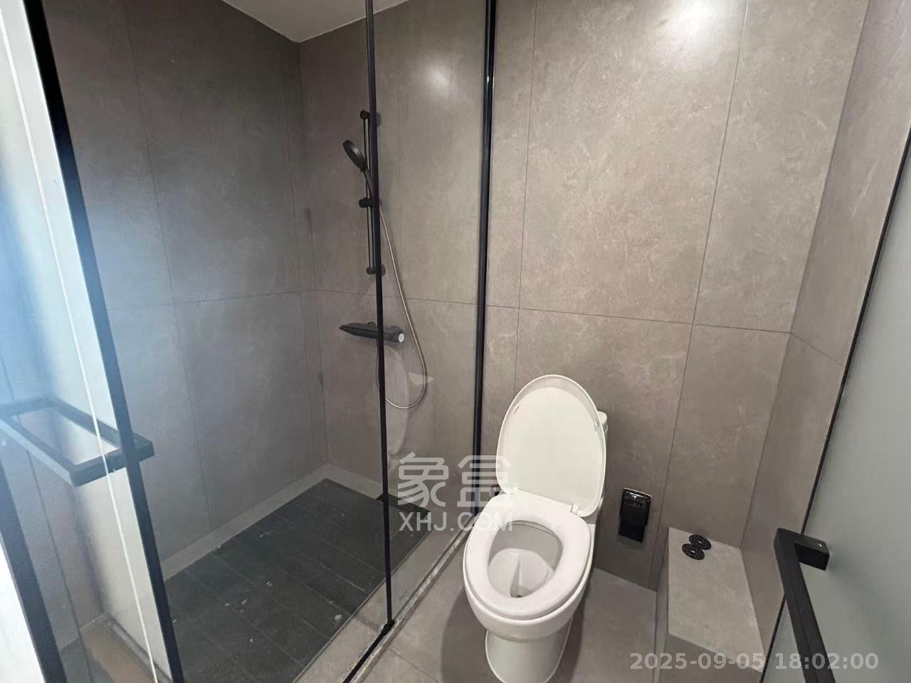 观湖公寓  1室1厅1卫    2200.0元/月 观湖公寓  1室1厅1卫    2200.0元/月室内图