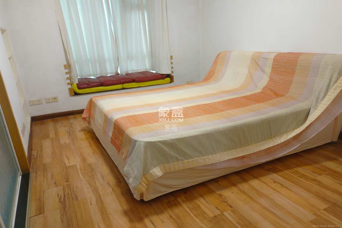 颐美园 3室2厅2卫 3000.0元/月 颐美园 3室2厅2卫 3000.0元/月室内图