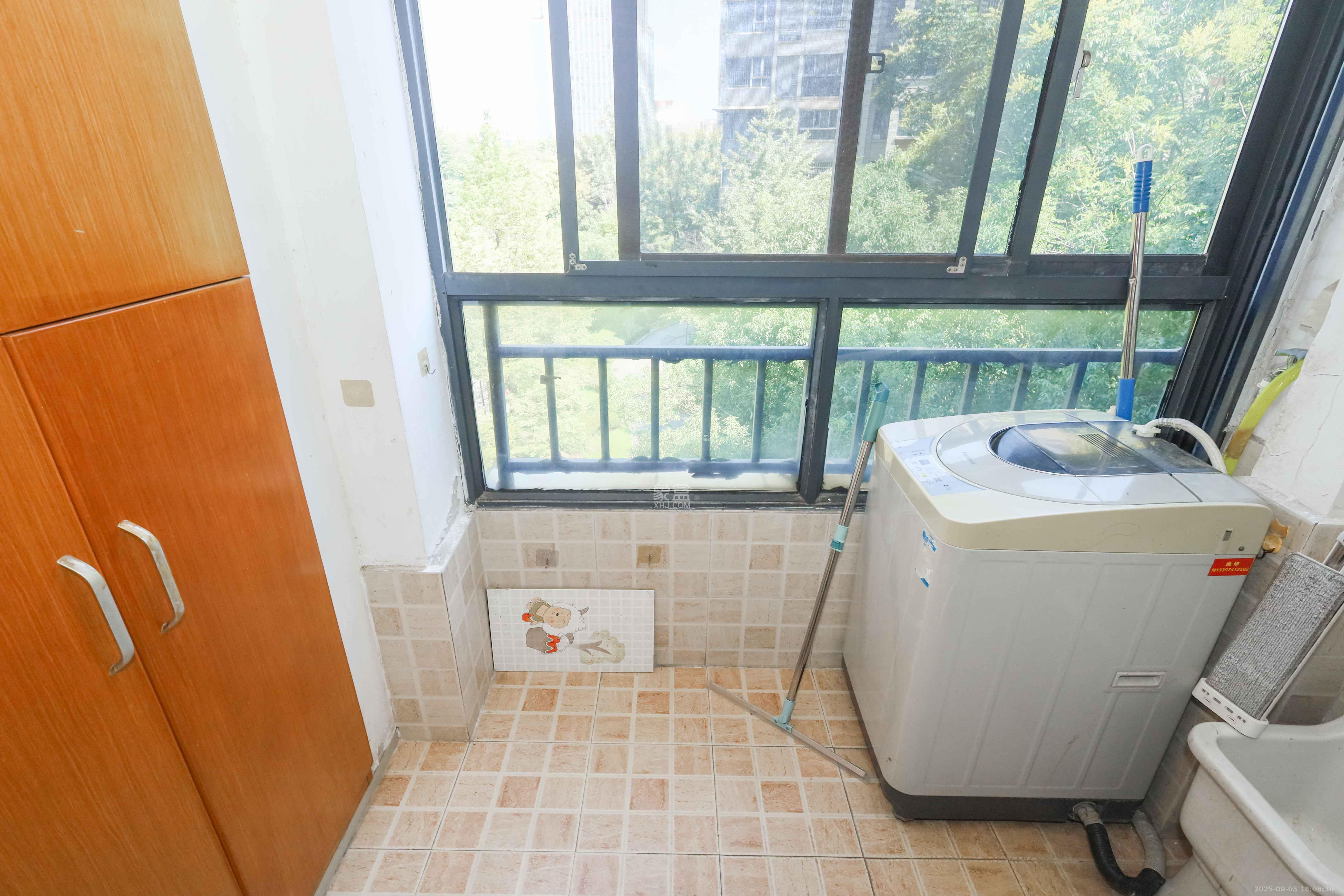 保利麓谷林语A区  3室2厅1卫    88.8万阳台