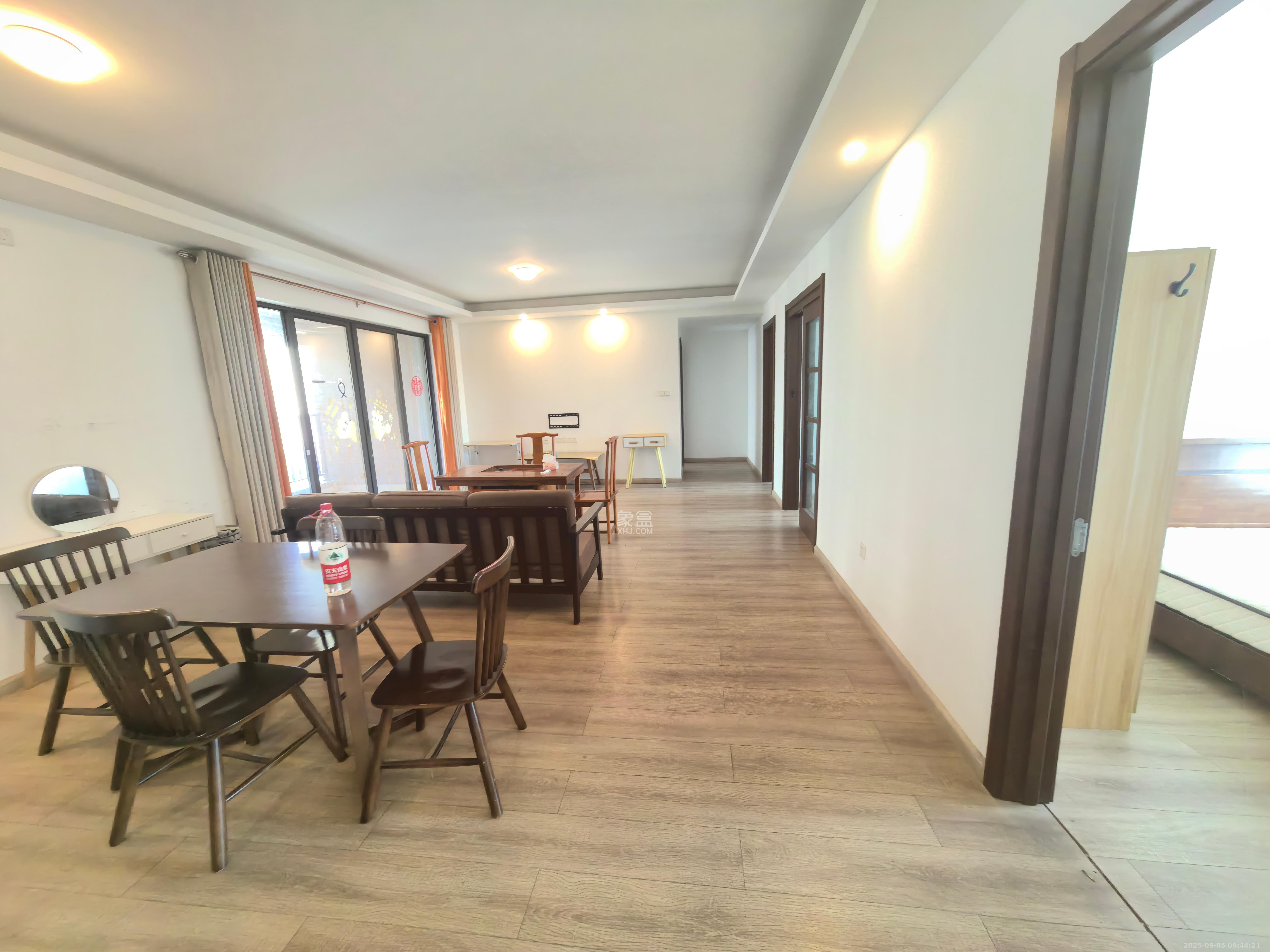 汇金城/嘉华城(二期、三期)  4室2厅2卫    3200.0元/月 汇金城/嘉华城(二期、三期)  4室2厅2卫    3200.0元/月室内图