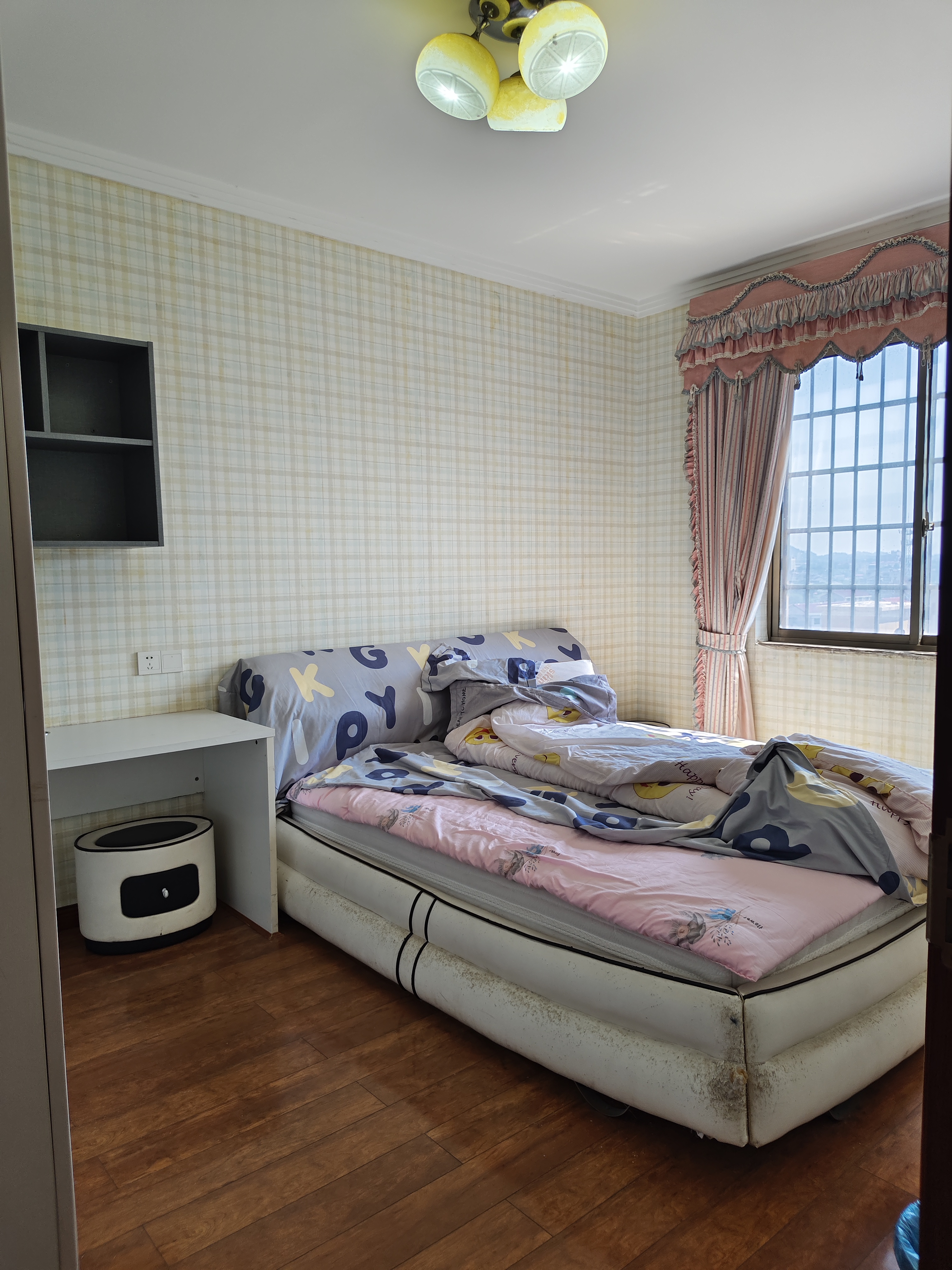 香山红叶  3室2厅2卫    1700.0元/月 香山红叶  3室2厅2卫    1700.0元/月室内图