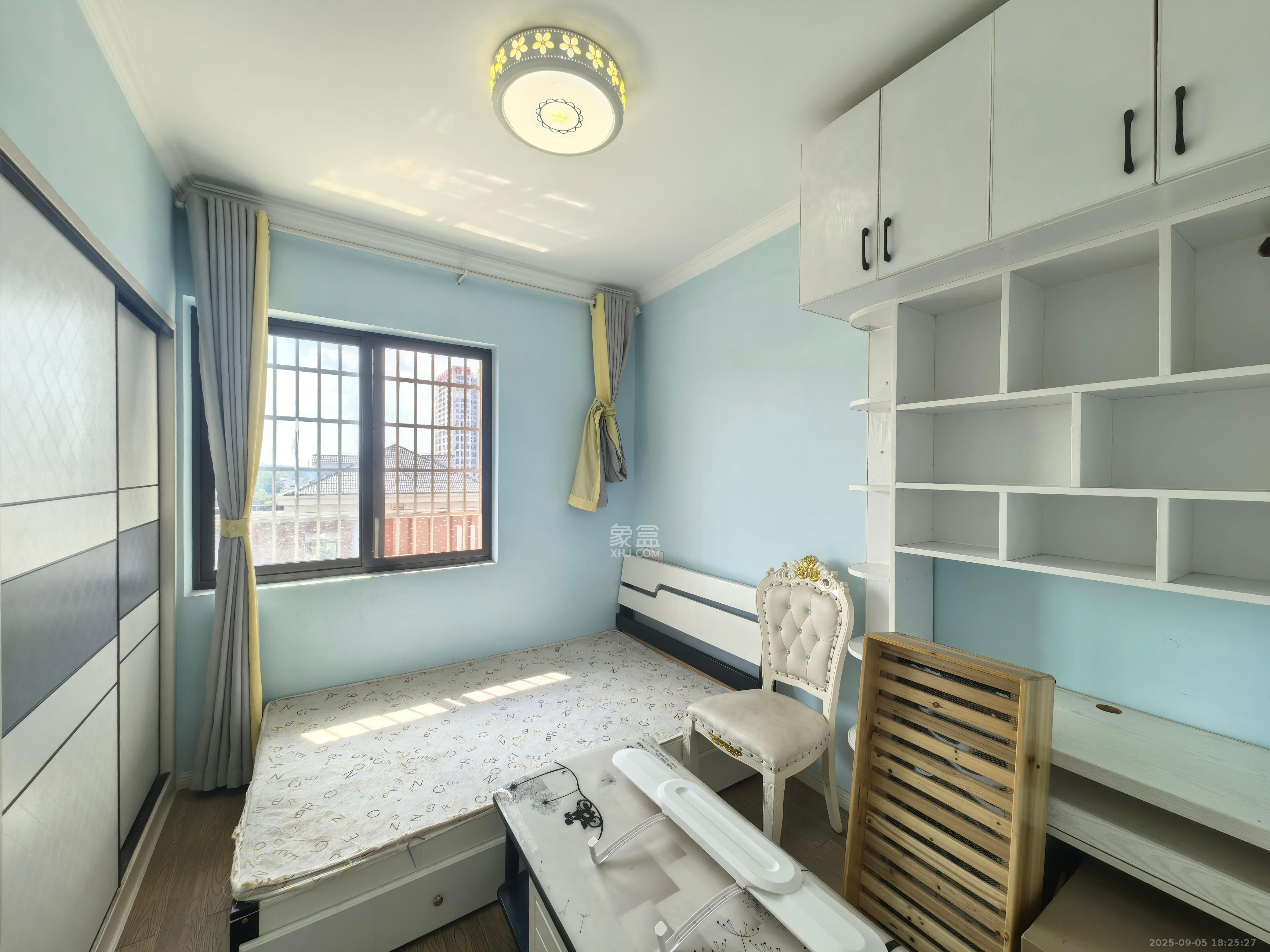 和润园一、二期 3室2厅1卫 2200.0元/月 和润园一、二期 3室2厅1卫 2200.0元/月室内图