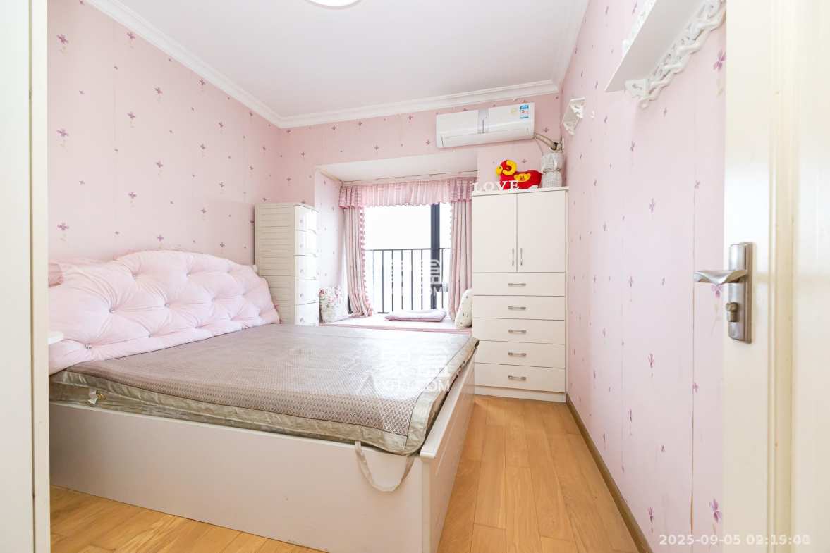 时代倾城一期  3室2厅2卫    2200.0元/月 时代倾城一期  3室2厅2卫    2200.0元/月室内图