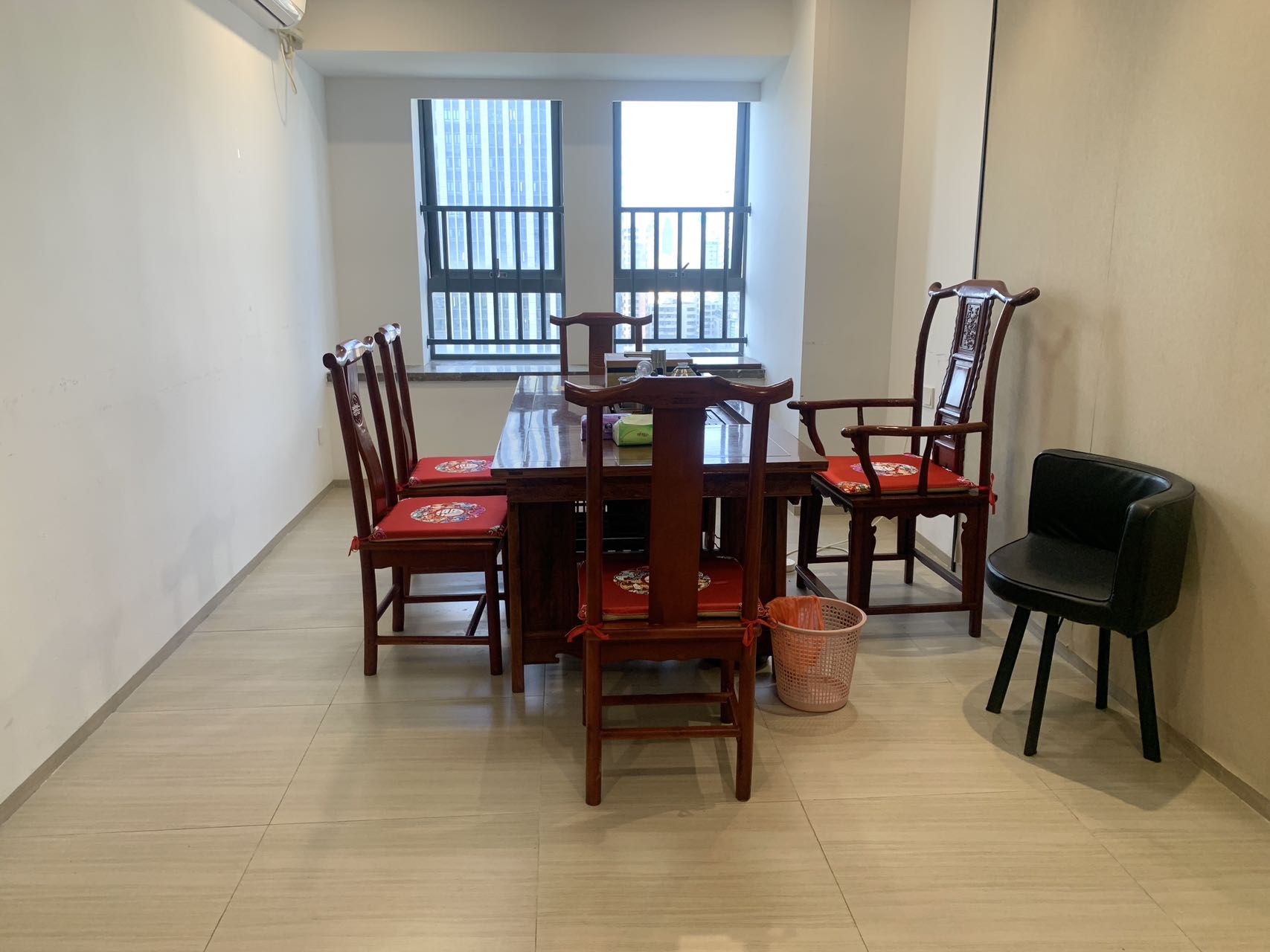 海航豪庭南苑  1室1厅1卫    2600.0元/月 海航豪庭南苑  1室1厅1卫    2600.0元/月